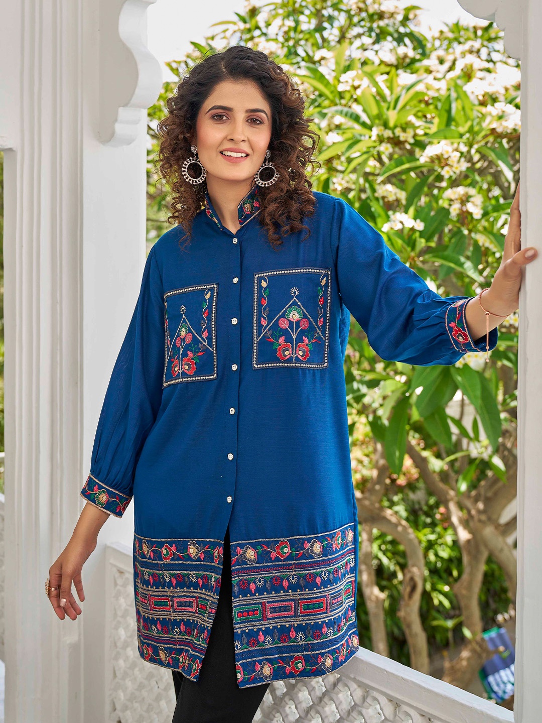 

PEACH PIPER Shirt Collar Embroidered Tunic, Blue