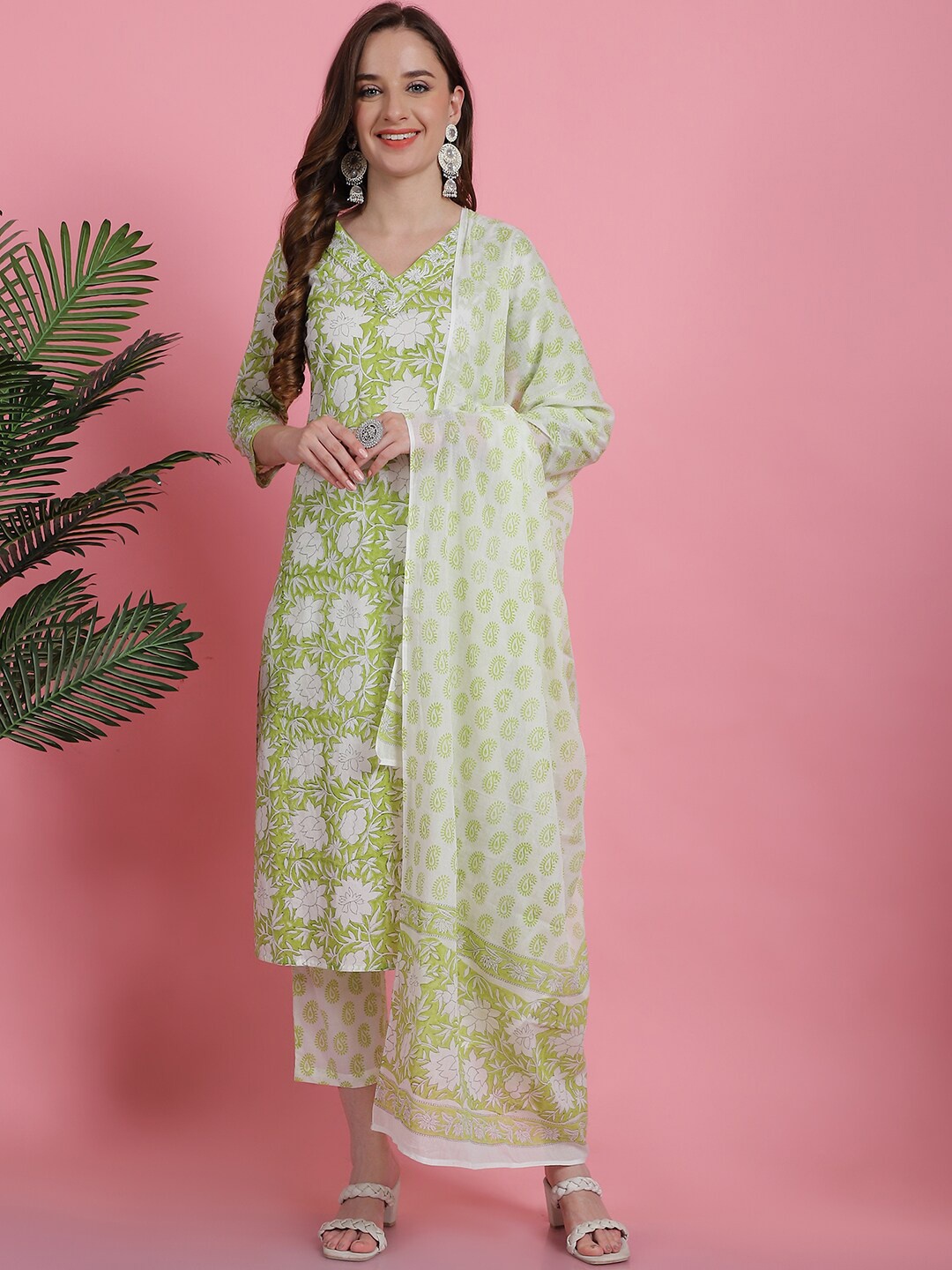 

Prakrti Lime Green Floral Printed Regular Gotta Patti Pure Cotton Straight Kurta Set