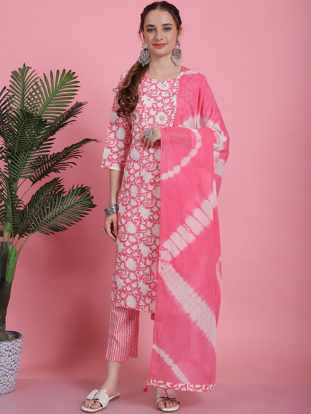 

Prakrti Pink Floral Printed Pure Cotton Straight Kurta With Trousers & Dupatta
