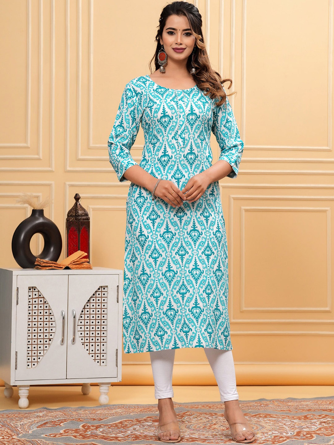 

Light Daisy Ethnic Motifs Printed Gotta Patti Boat Neck A-Line Kurta, Blue