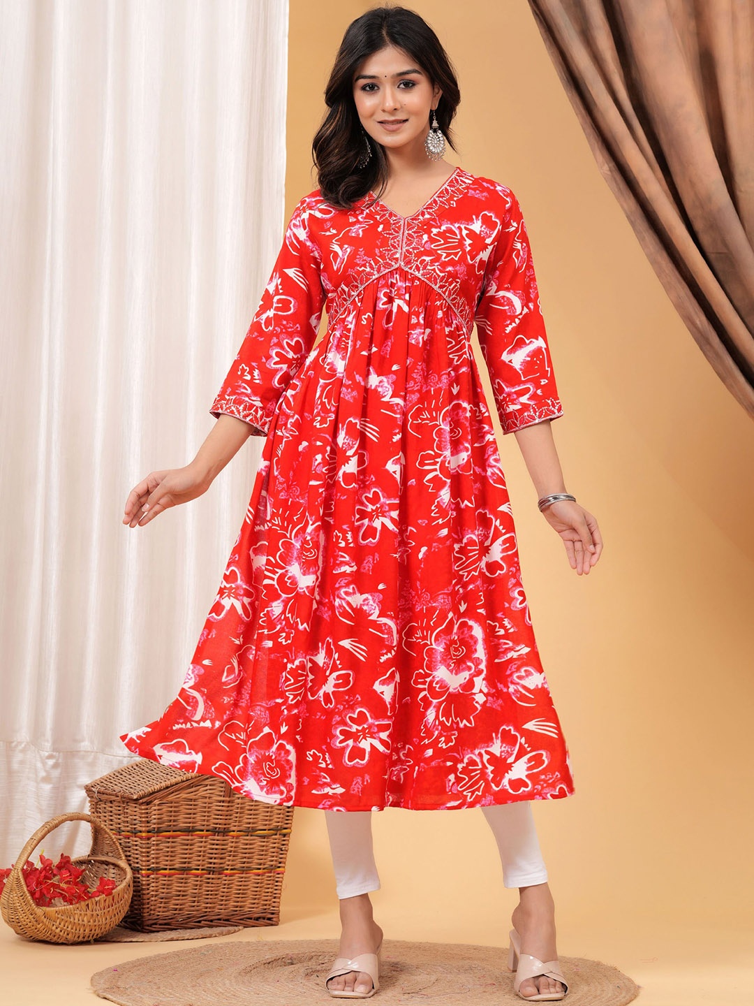 

Light Daisy Ethnic Motifs Printed Flared Sleeves Empire Thread Work Anarkali Kurta, Red