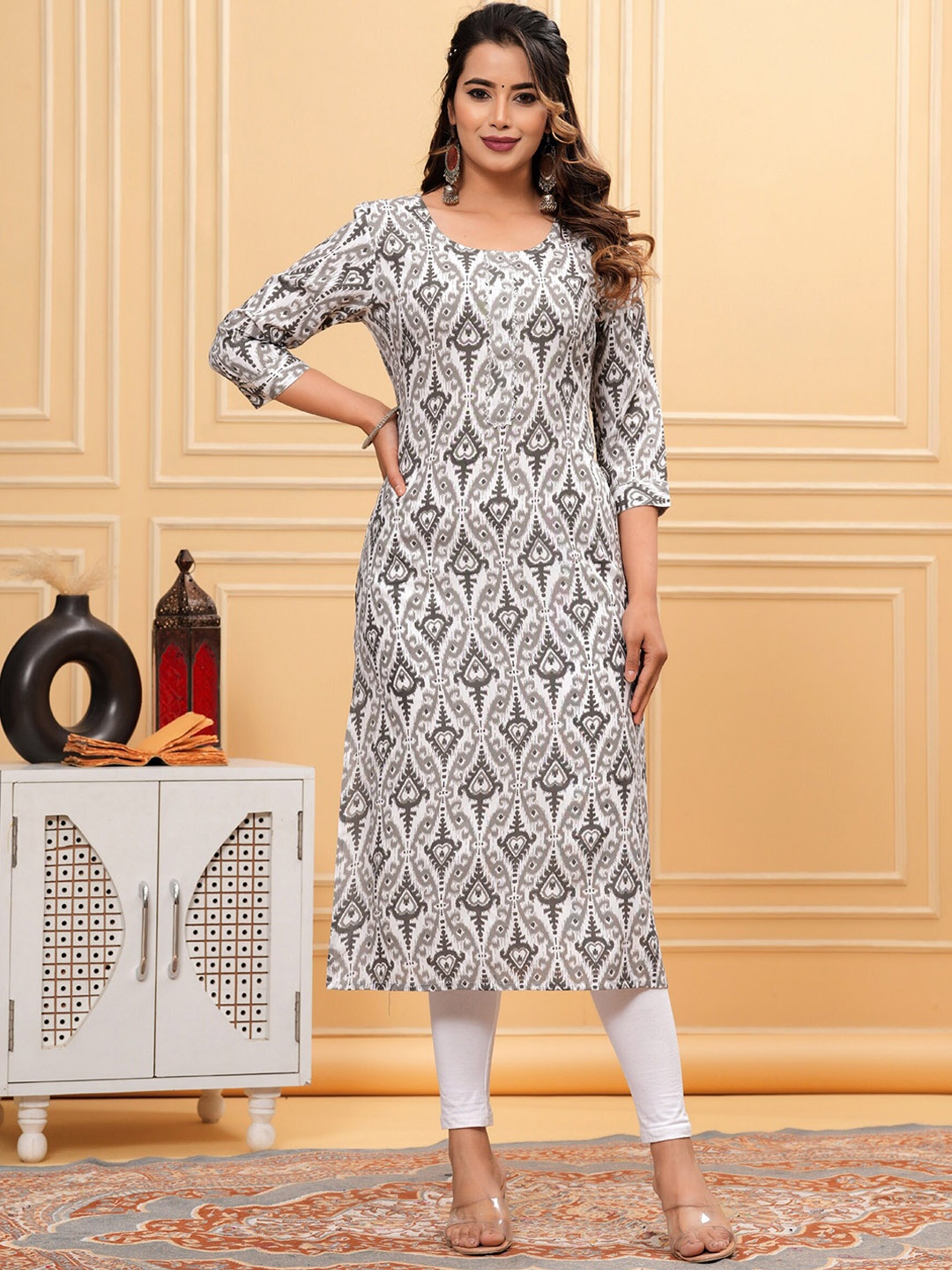 

Light Daisy Ethnic Motifs Printed Gotta Patti A-Line Kurta, Grey
