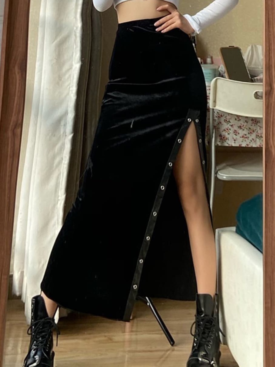 

Stylecast X KPOP Black Side-Slit A-Line Maxi Skirt