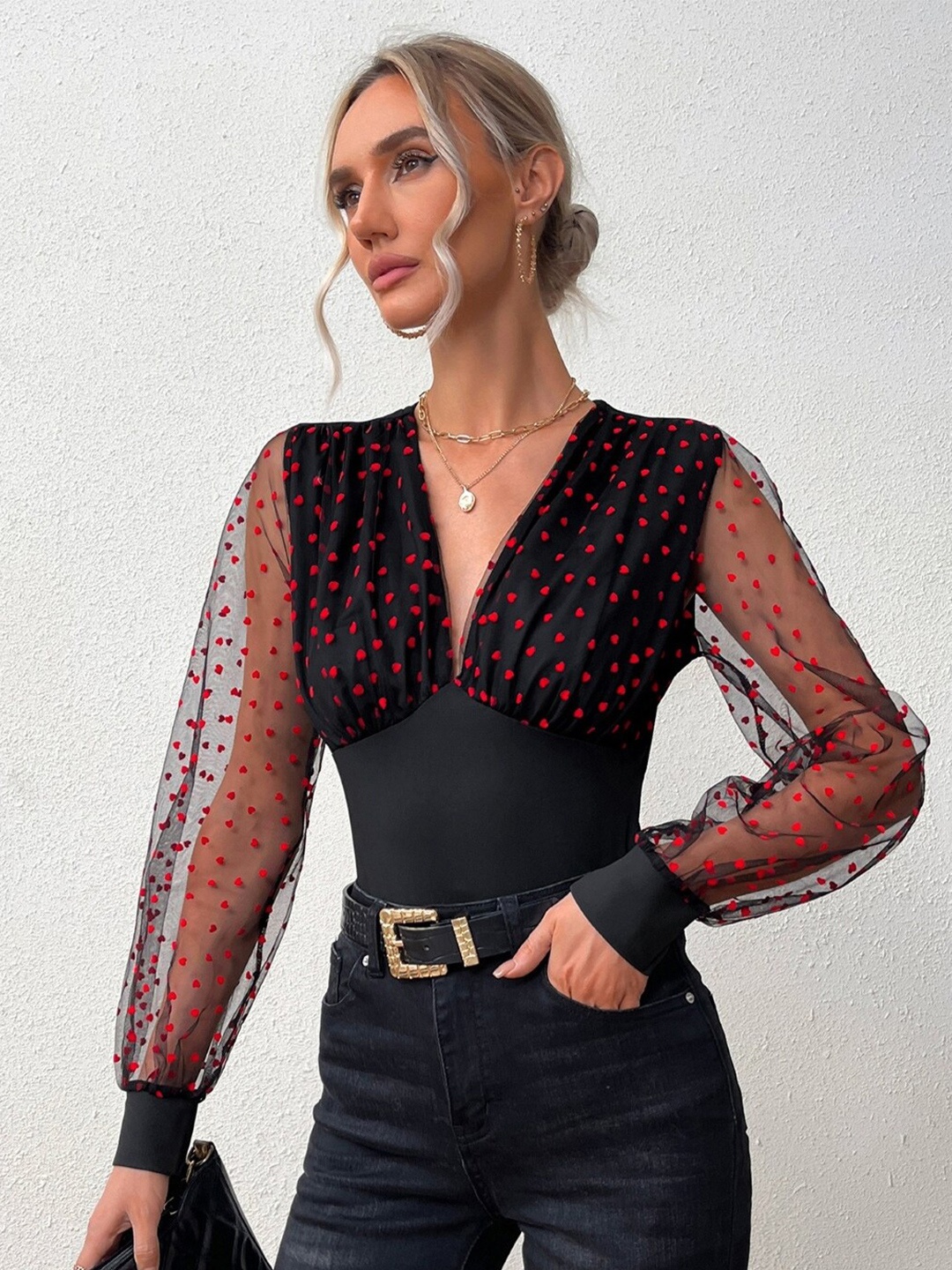 

StyleCast Black V-Neck Long Cuffed Sleeves Print Top
