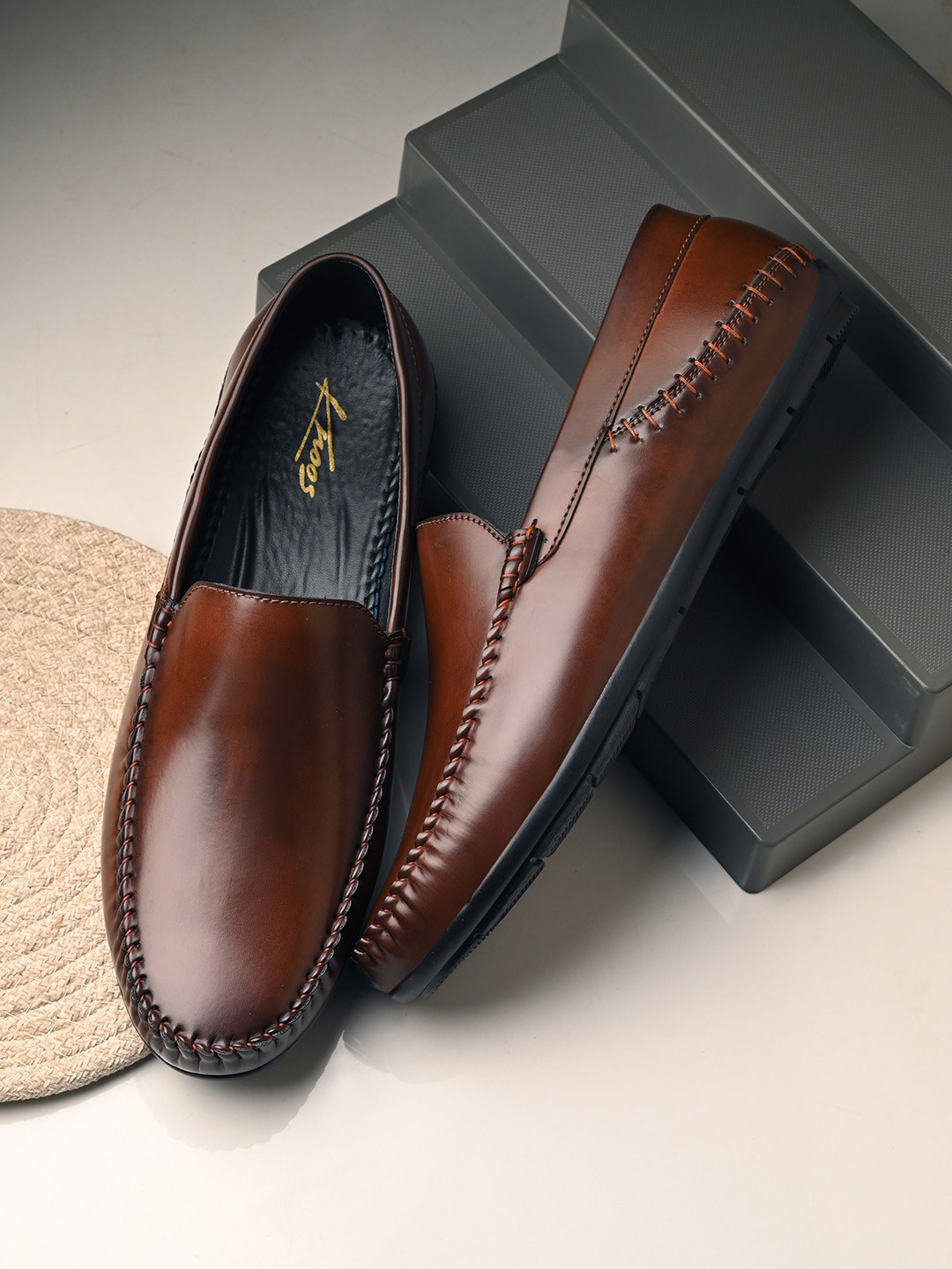 

knoos Men Textured Loafers, Brown