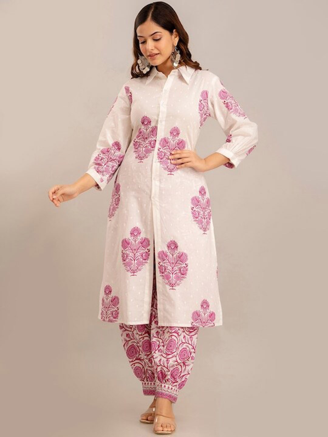 

KALINI Floral Printed Regular Pure Cotton Kurta with, Magenta
