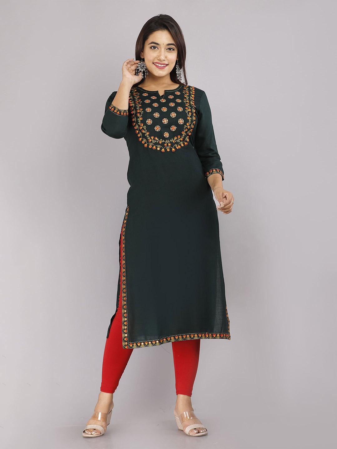 

STYLE ANGEL Notch Neck Embroidered Straight Kurta, Green