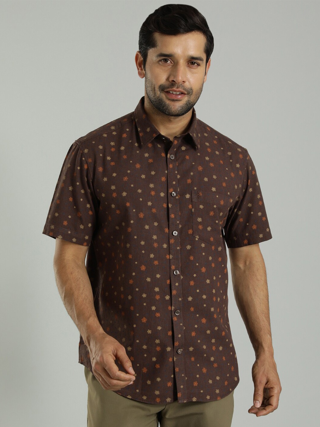 

Indian Terrain Slim Fit Floral Printed Spread Collar Short Sleeves Cotton Casual Shirt, Brown