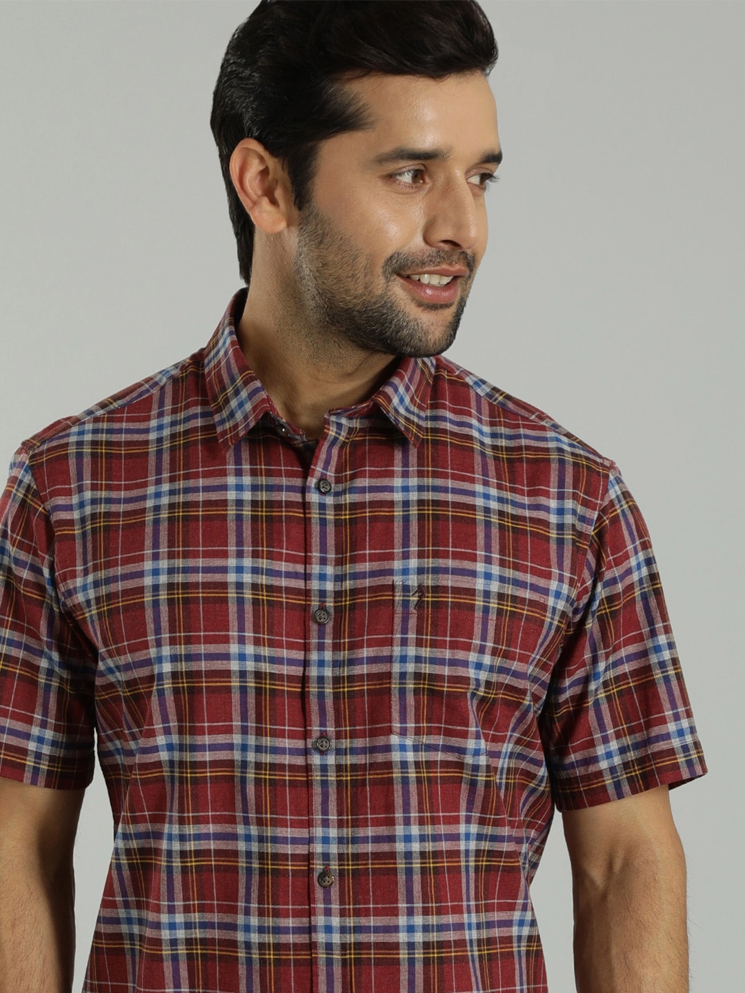 

Indian Terrain Slim Fit Tartan Checked Spread Collar Pure Cotton Casual Shirt, Red