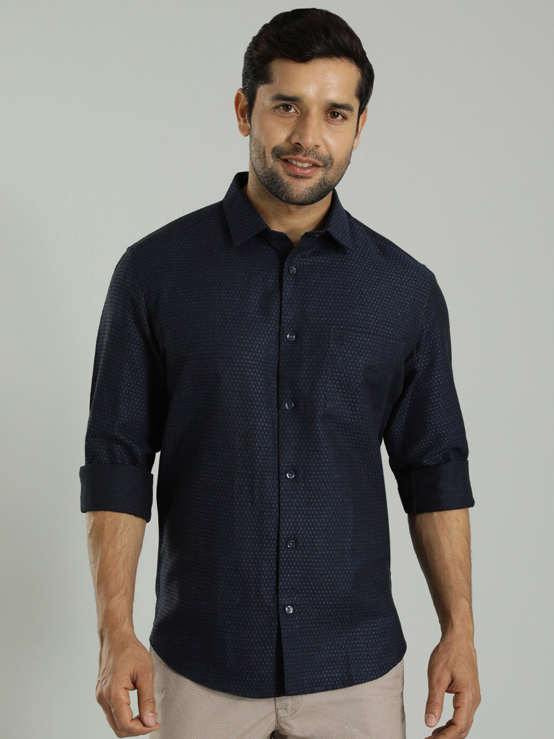 

Indian Terrain India Slim Fit Self Design Spread Collar Shirt, Blue