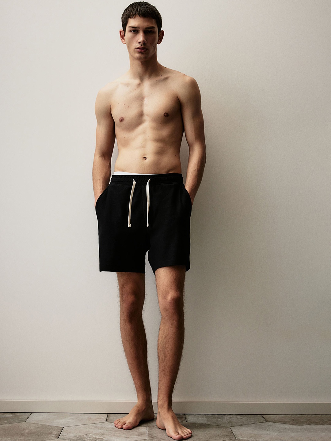 

H&M Men Pure Cotton Regular Fit Piqu shorts, Black