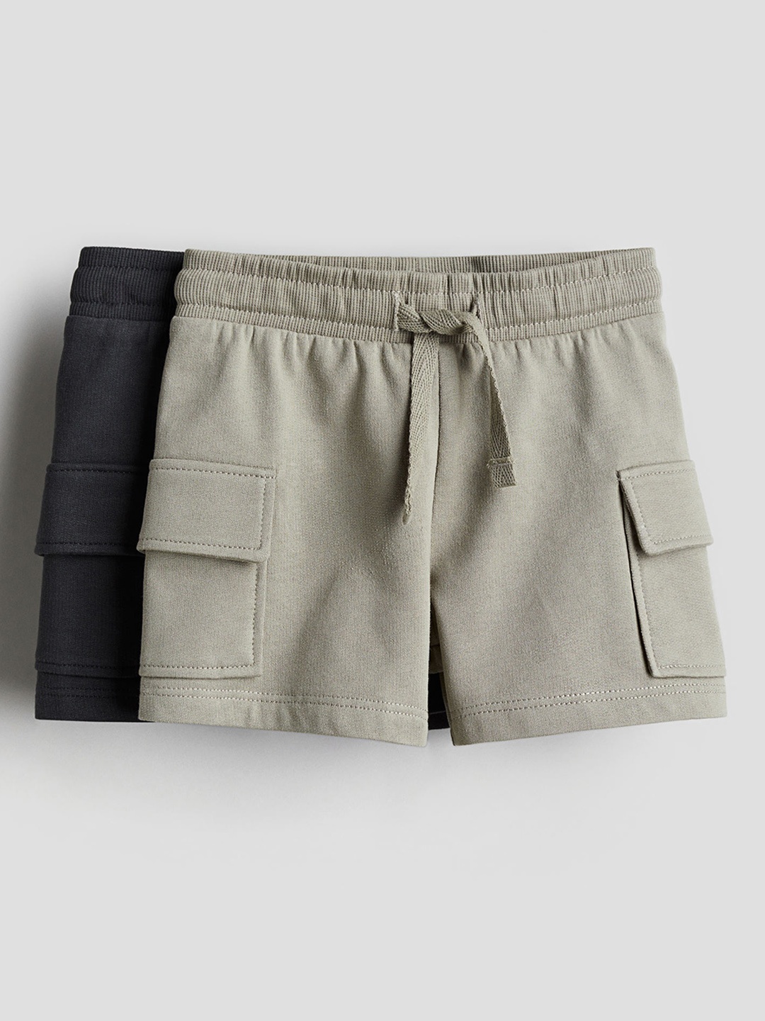 

H&M Boys Pure Cotton 2-Pack Cargo Sweatshirt Shorts, Green