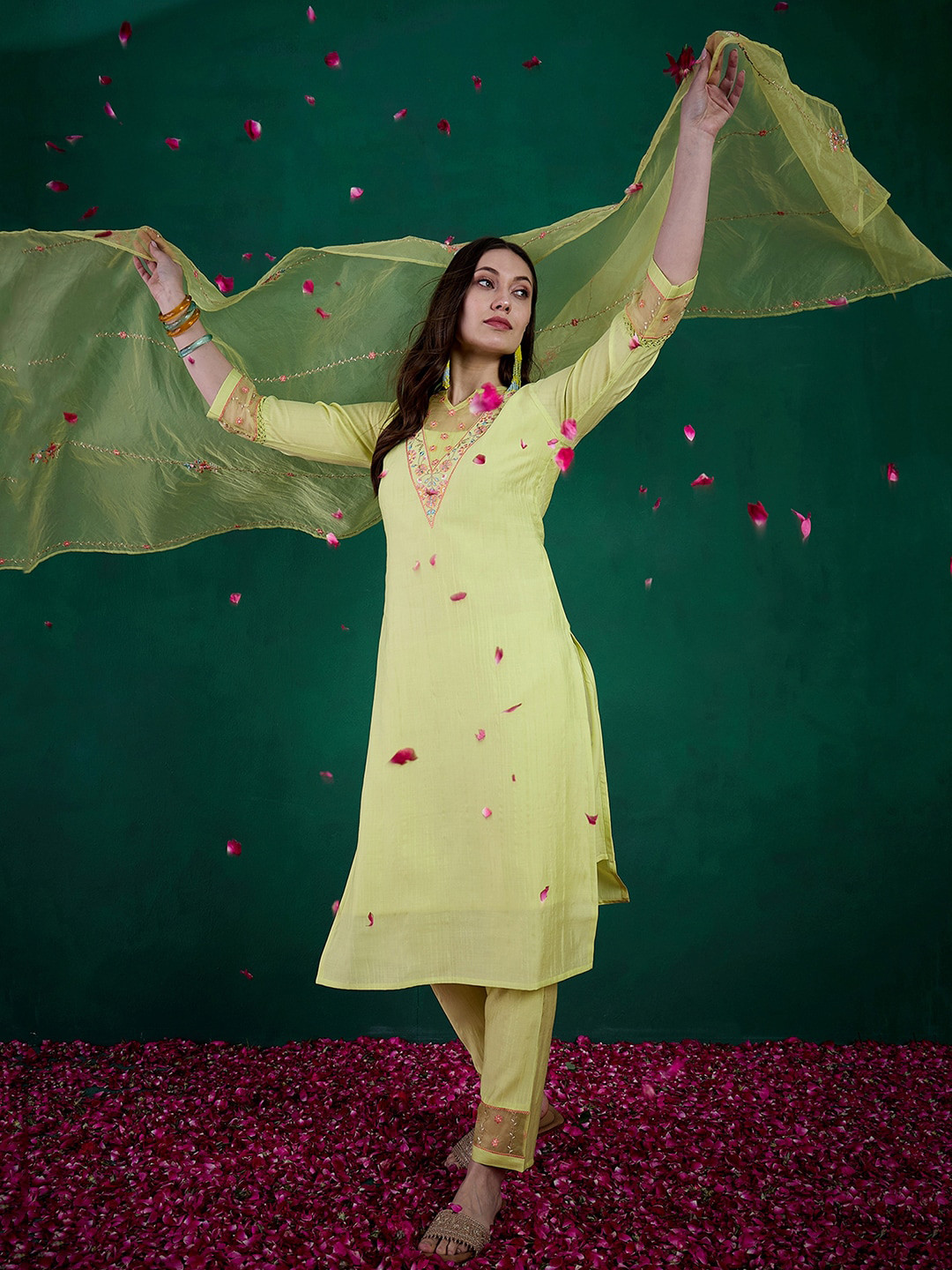 

Sangria Floral Embroidered Notch Neck Straight Kurta With Trousers & Dupatta, Yellow