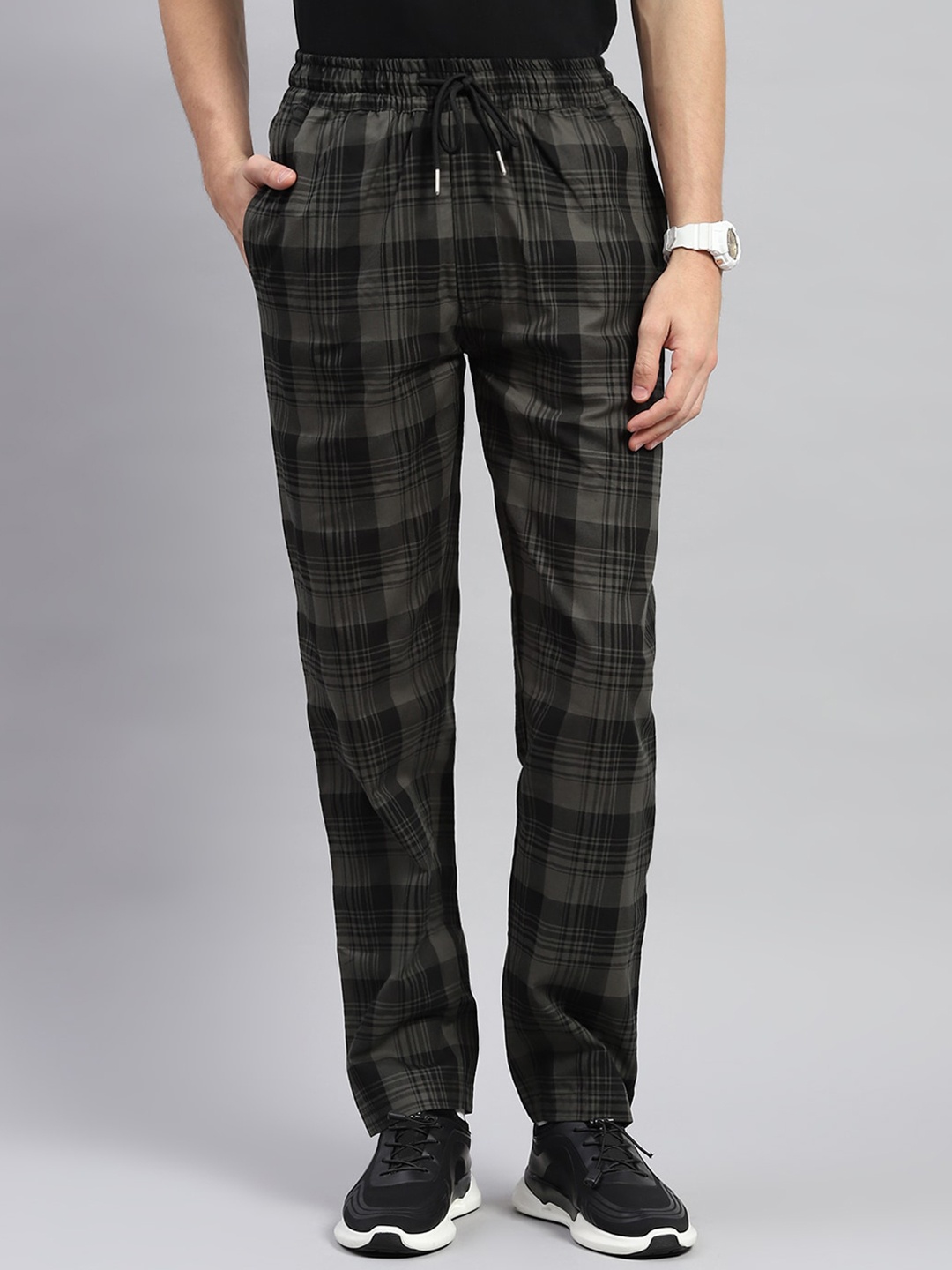 

Monte Carlo Men Checked Track Pants, Olive