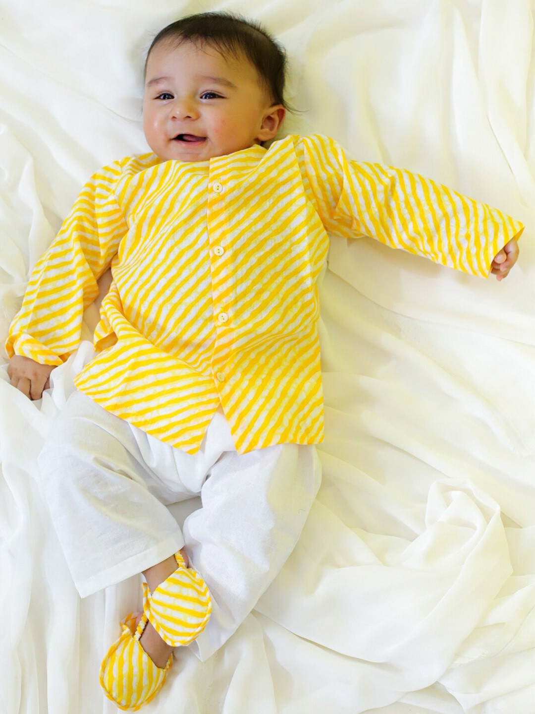 

BownBee Infant Boy Leheriya Pure Cotton Kurta Pajama with Booties, Yellow