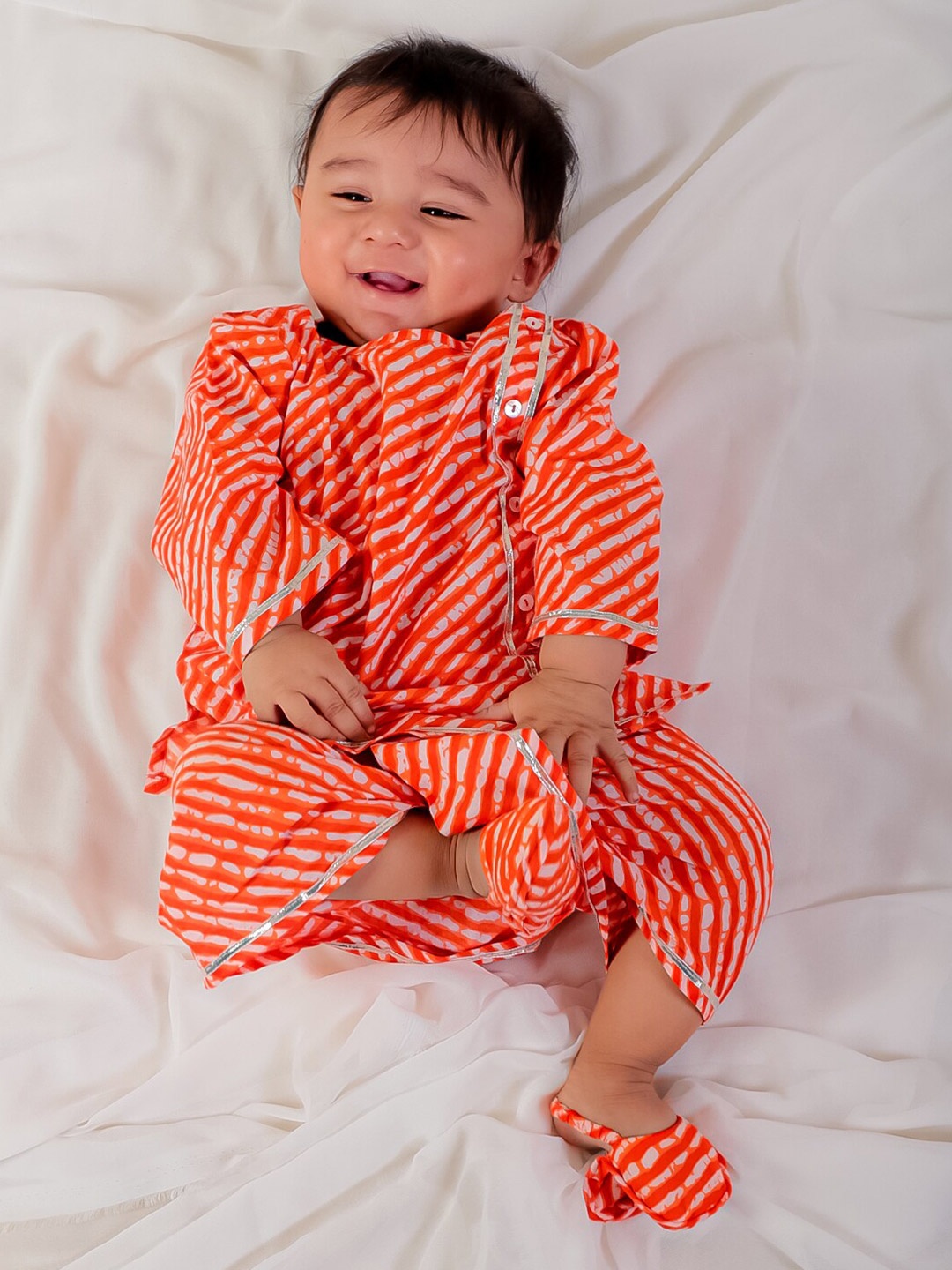 

BownBee Infants Printed Pure Cotton Kurta With Dhoti Pants, Orange