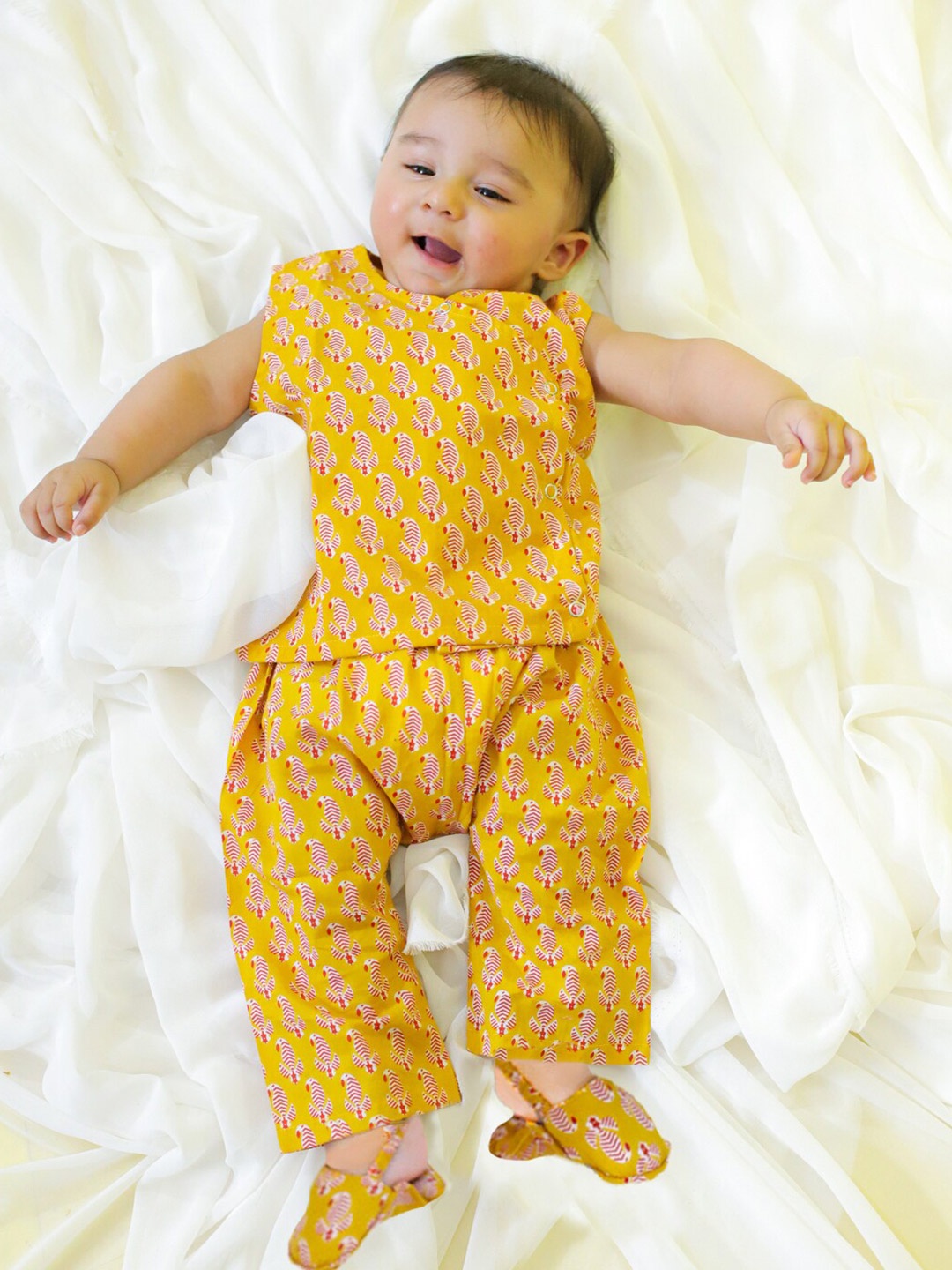 

BownBee Infants Printed Pure Cotton Top With Pyjamas, Yellow