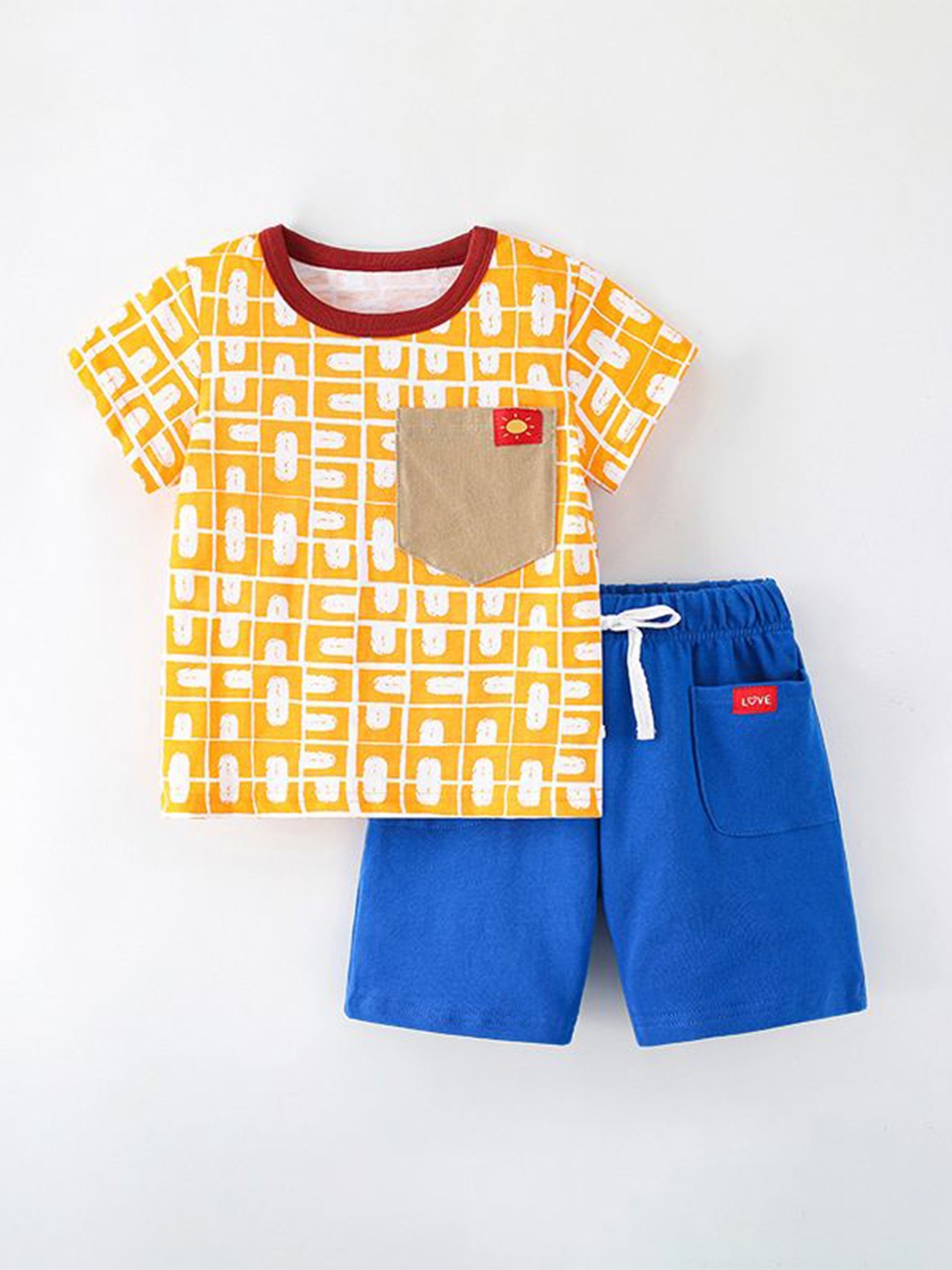 

StyleCast Boys Yellow & Blue Round Neck Printed Pure Cotton T-shirt with Shorts