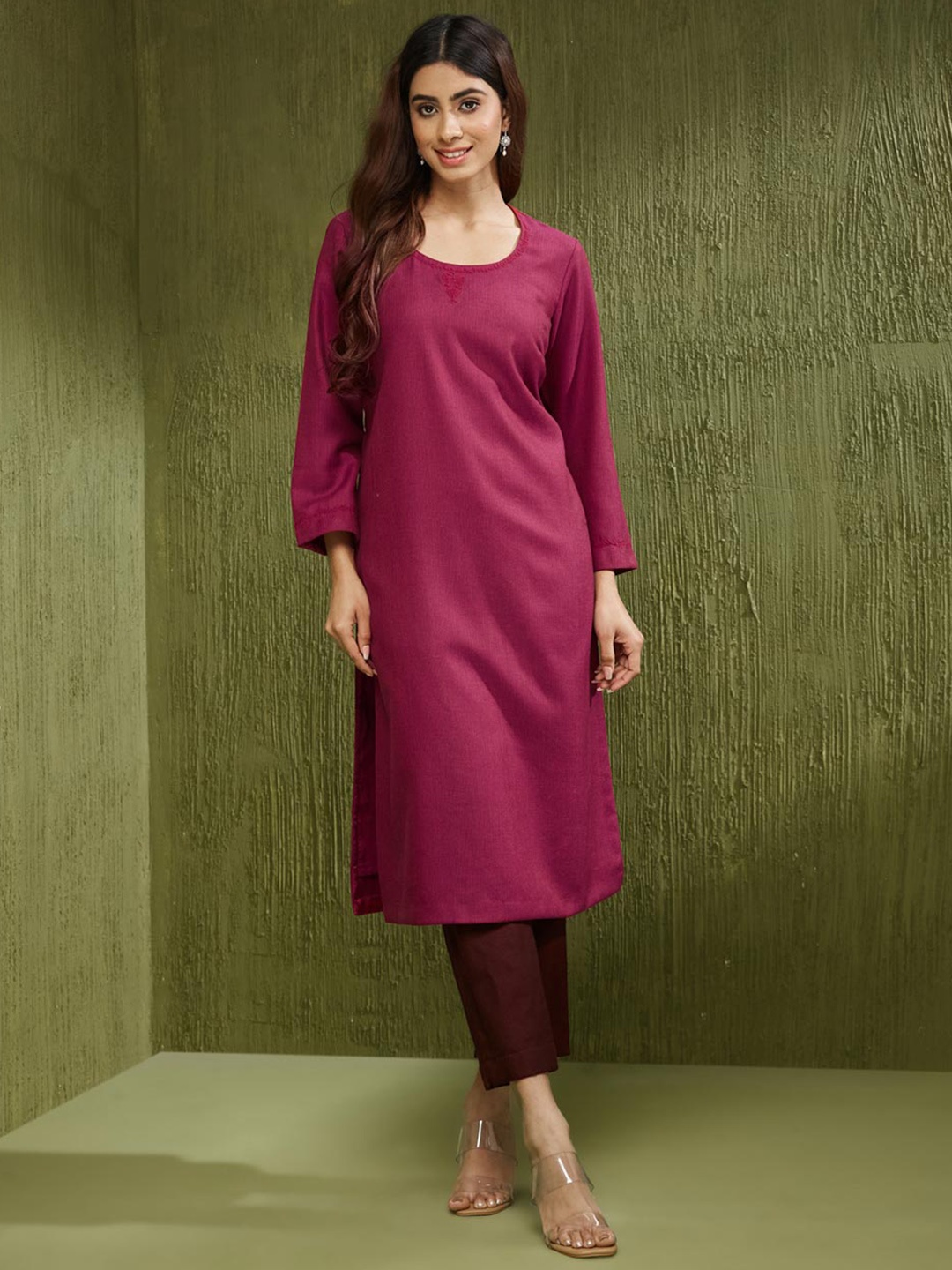 

Fabindia Round Neck Long Sleeves Woollen Kurta, Magenta