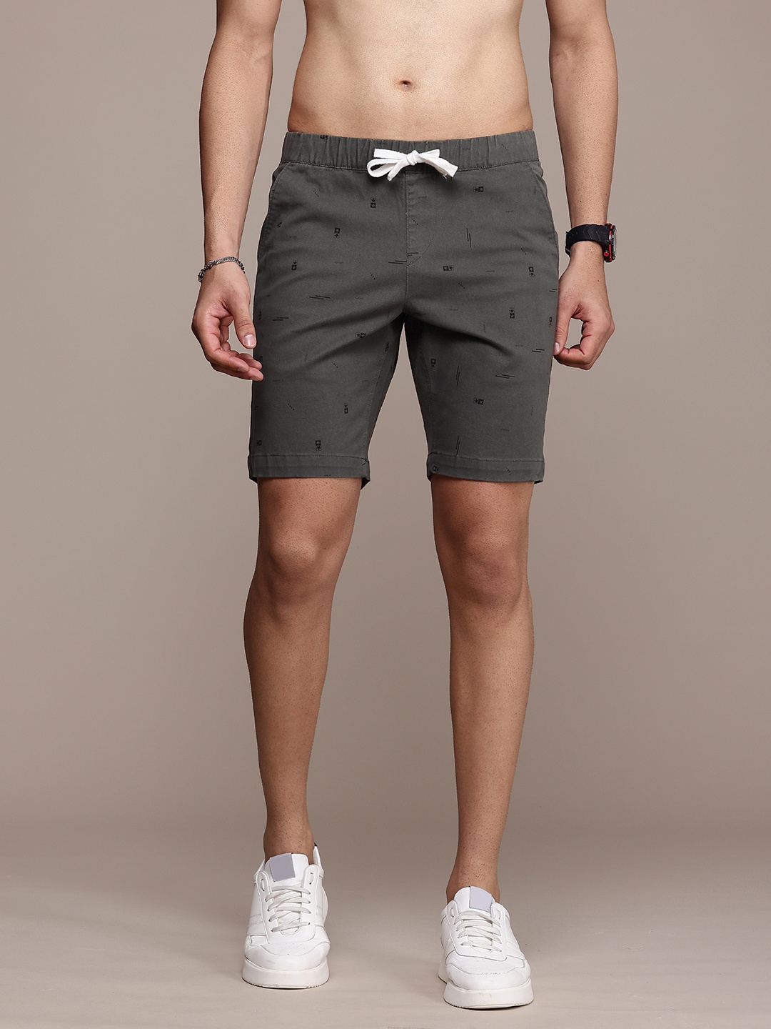 

Roadster Men Conversational Printed Regular Fit Casual Shorts, Charcoal