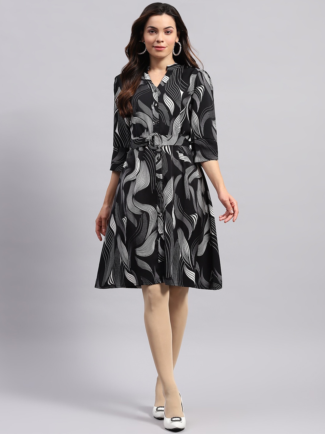 

Monte Carlo Abstract Printed Mandarin Collar Wrap Dress, Black