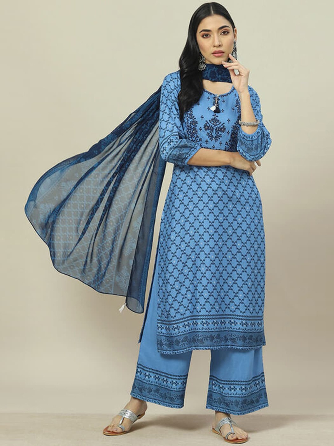 

Rangriti Floral Embroidered Regular Thread Work Kurta with Palazzos & Dupatta, Blue