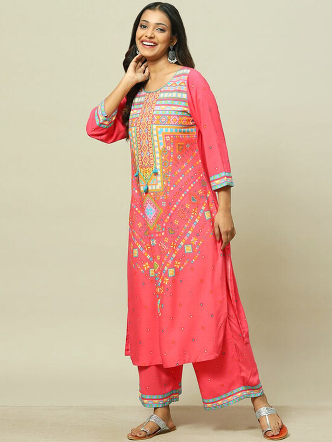 

Rangriti Geometric Printed Straight Kurta with Palazzos, Pink