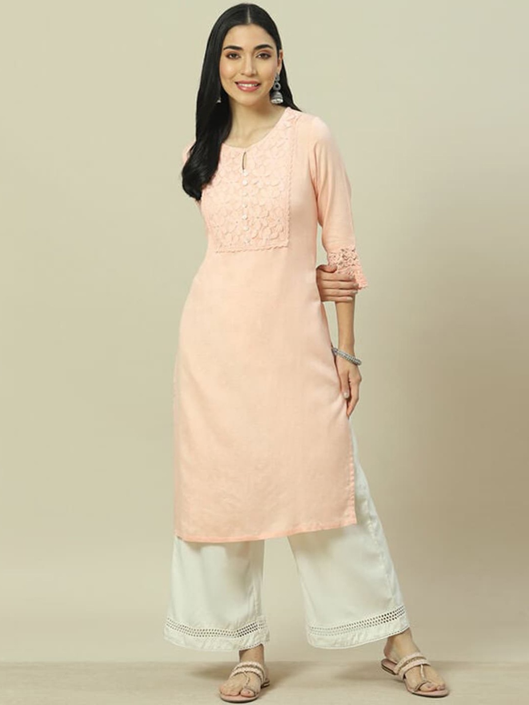 

Rangriti Plus Size Floral Yoke Design Keyhole Neck Straight Kurta, Peach