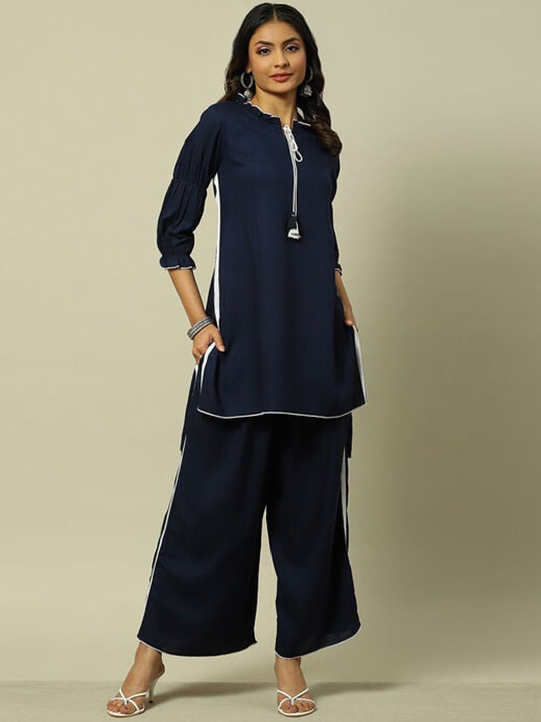 

Rangriti Tie-Up Neck Straight Kurta with Palazzos, Blue