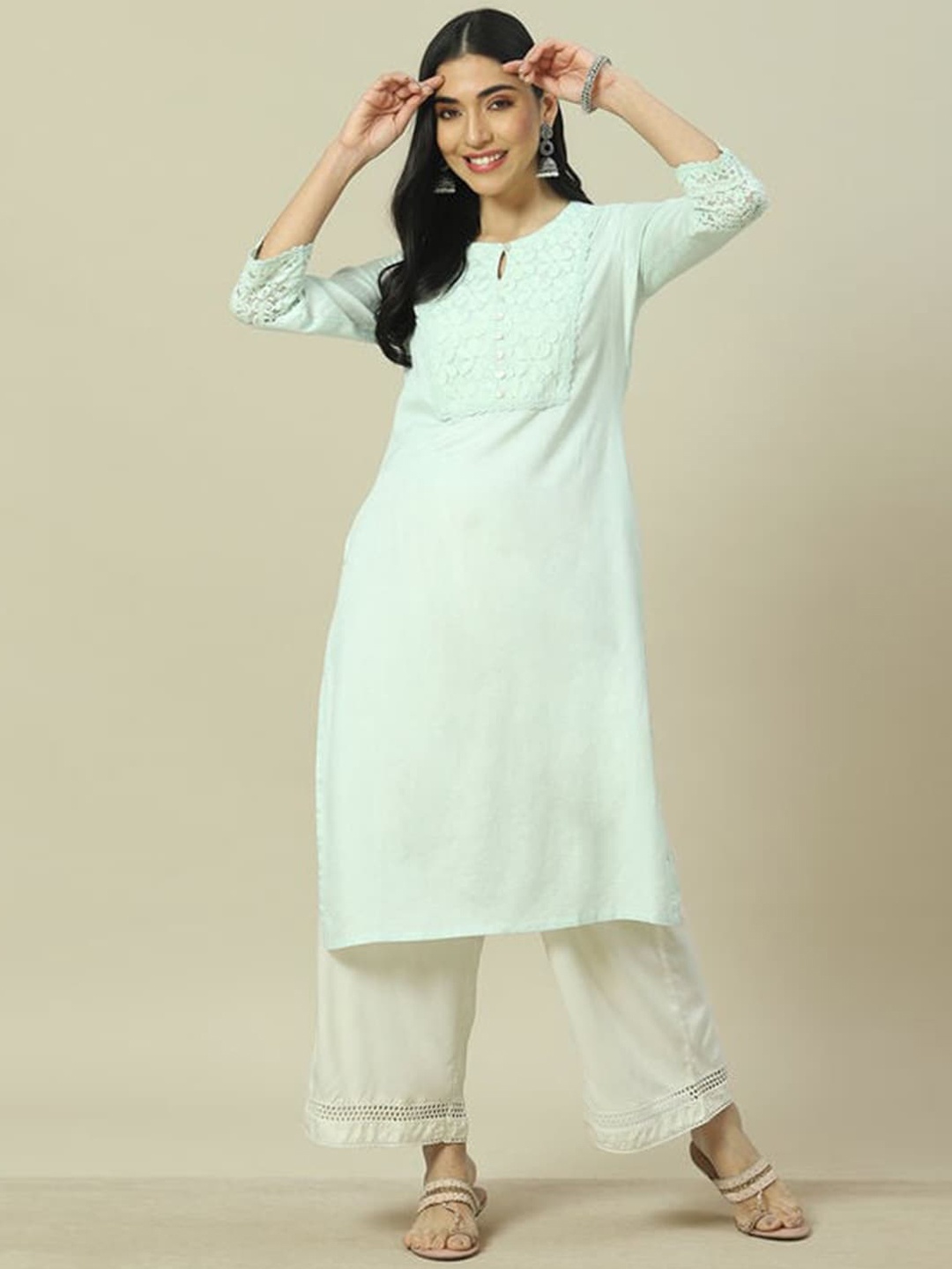 

Rangriti Floral Yoke Design Keyhole Neck Regular Straight Kurta, Green