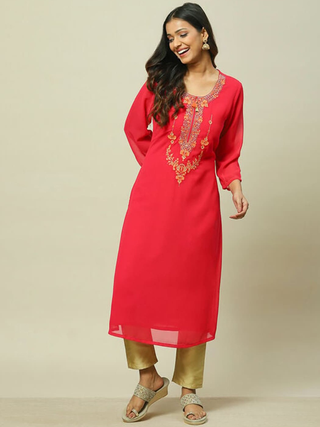 

Rangriti Floral Yoke Design Round Neck Thread Work Straight Kurta, Pink