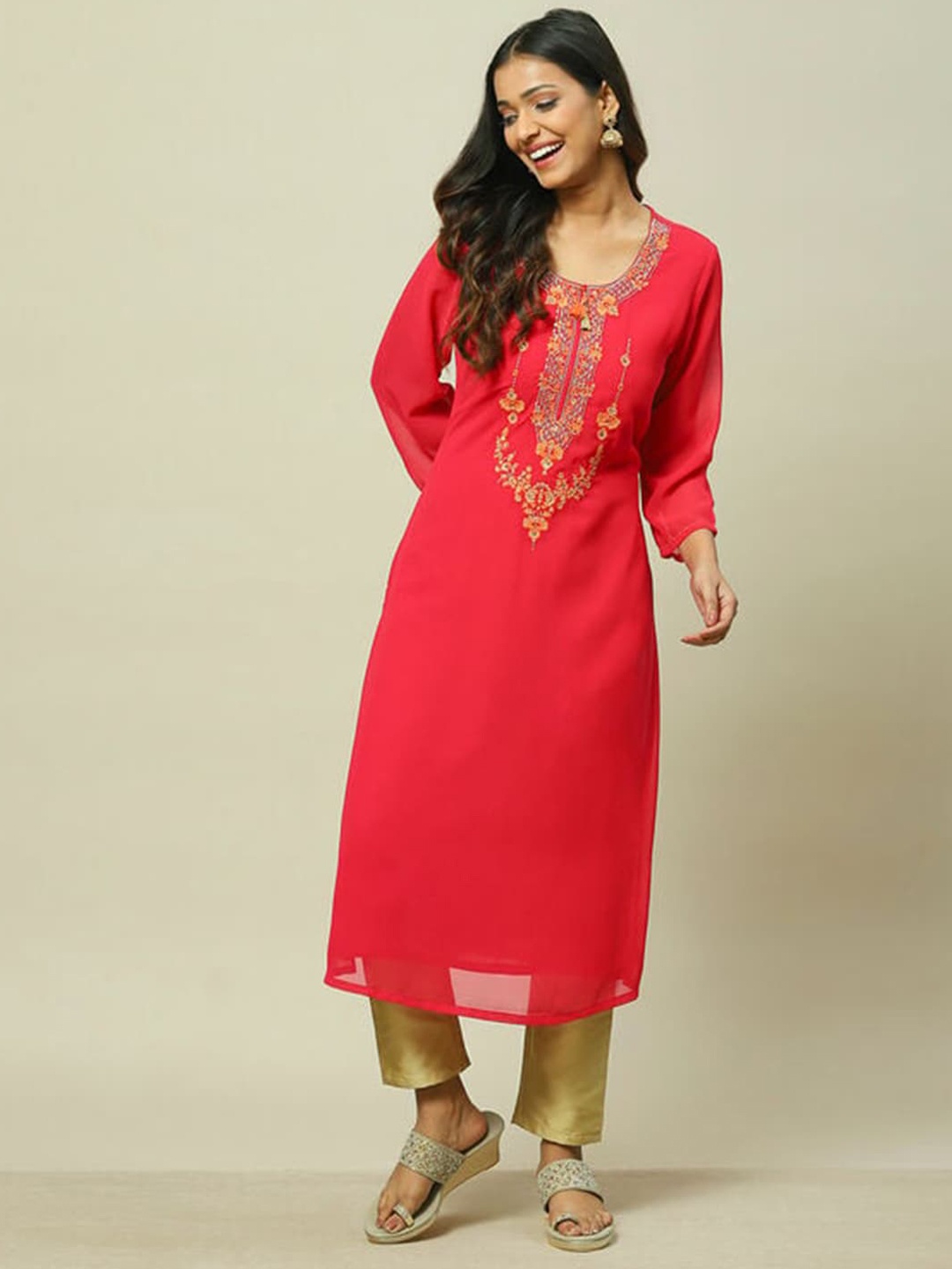 

Rangriti Floral Yoke Design Thread Work Straight Kurta, Pink