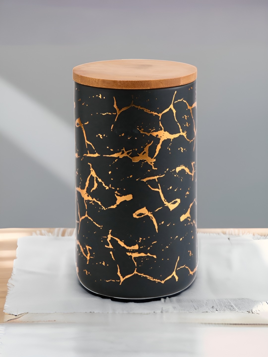 

USHA SHRIRAM Black & Gold Ceramic Jar with Bamboo Lid - 1 ltr