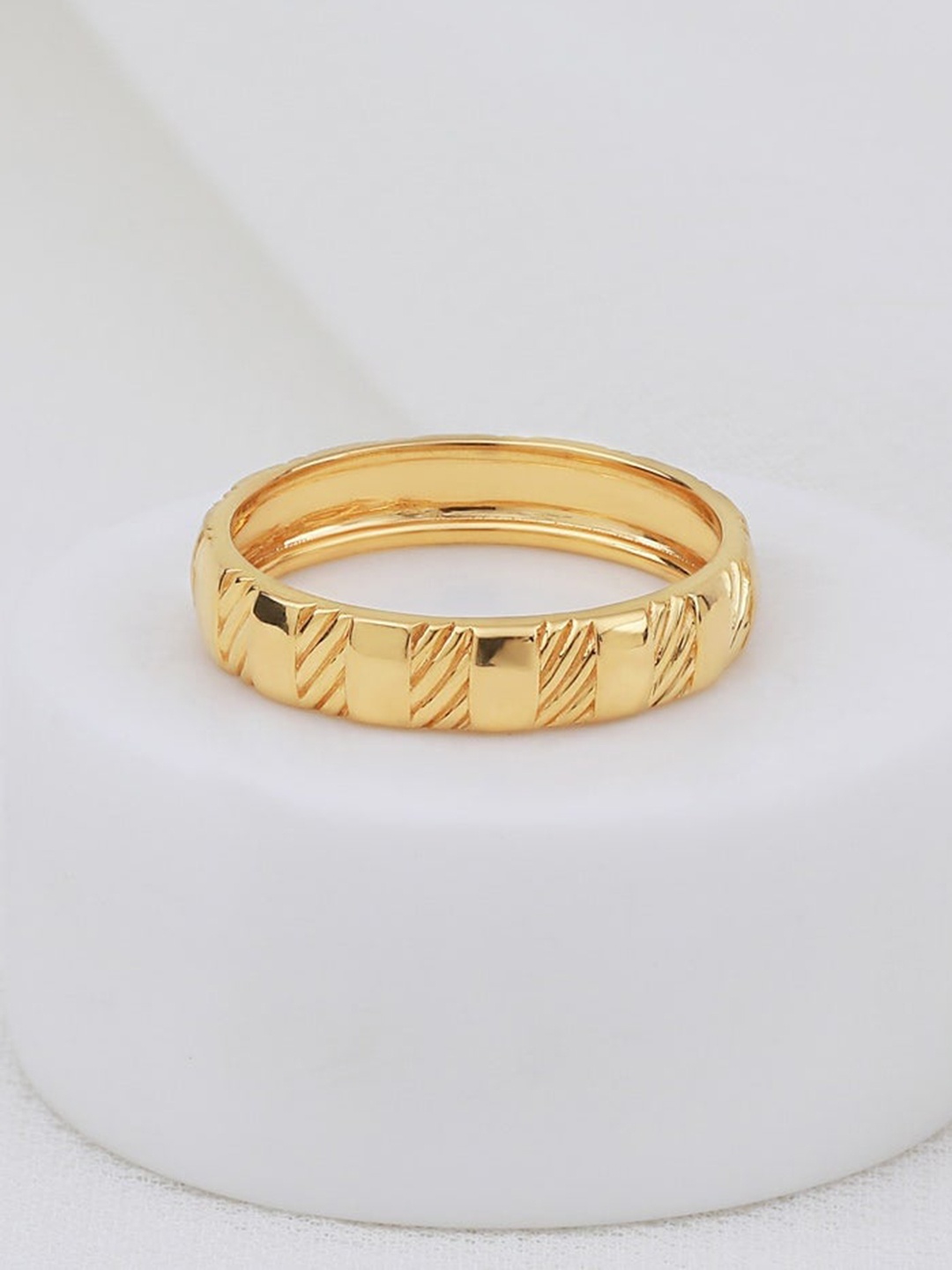 

CANDERE A KALYAN JEWELLERS COMPANY BIS Hallmark 18KT (750) Gold Finger Ring-2.62gm