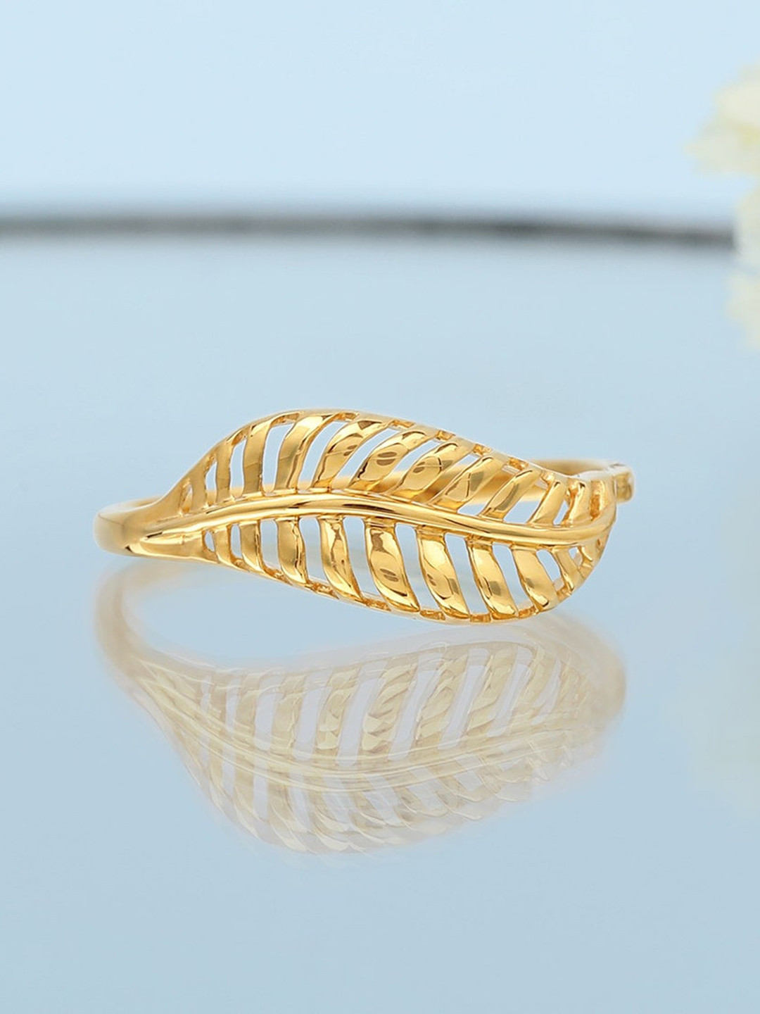 

CANDERE A KALYAN JEWELLERS COMPANY BIS Hallmark 18KT (750) Gold Finger Ring-2.32gm