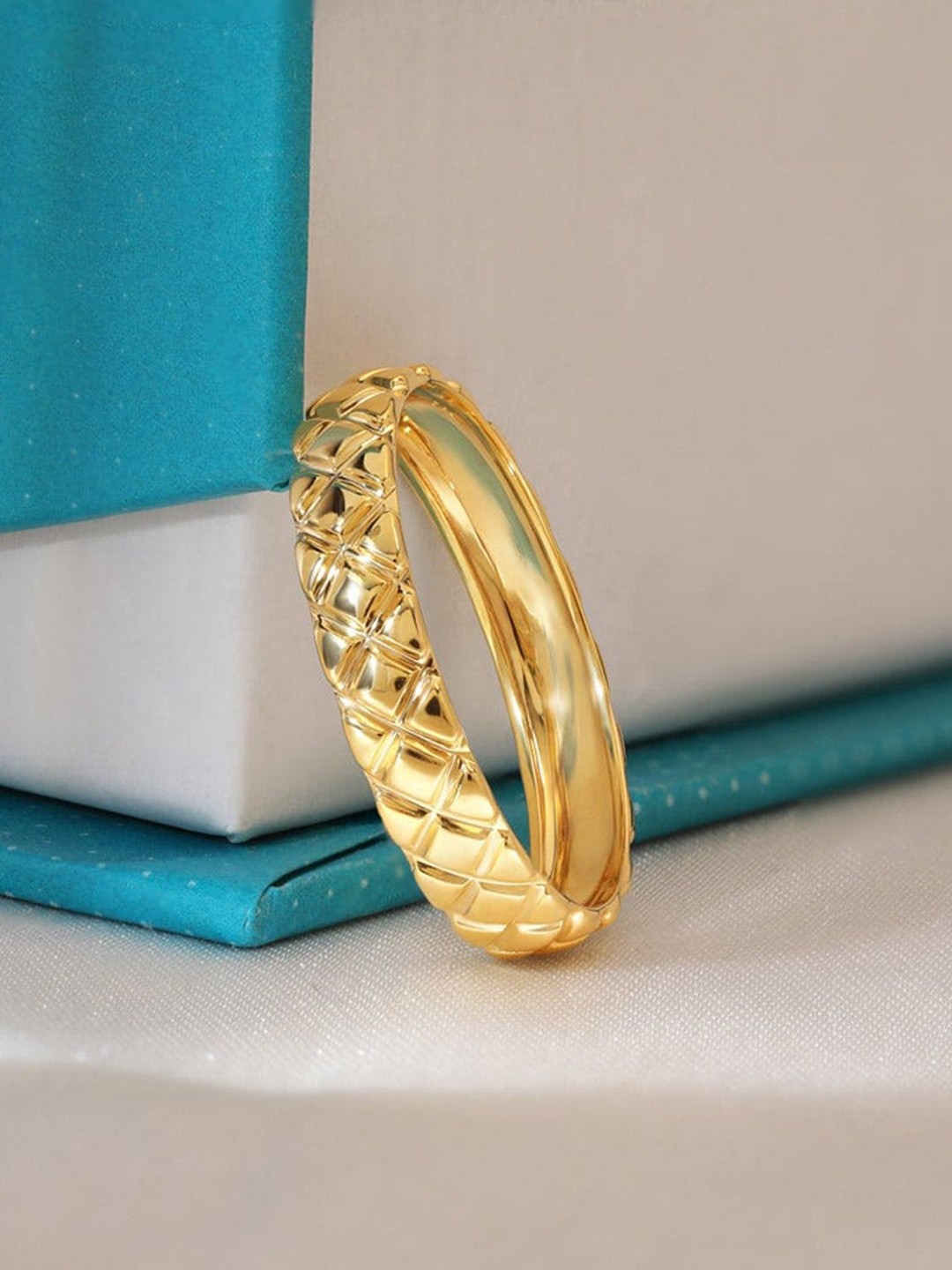 

CANDERE A KALYAN JEWELLERS COMPANY 18KT (750) Gold Finger Ring- 2.18gm
