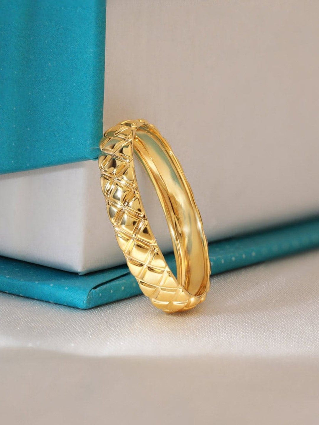 

CANDERE A KALYAN JEWELLERS COMPANY BIS Hallmark Men 18KT (750) Gold Band Ring-2.27 gm