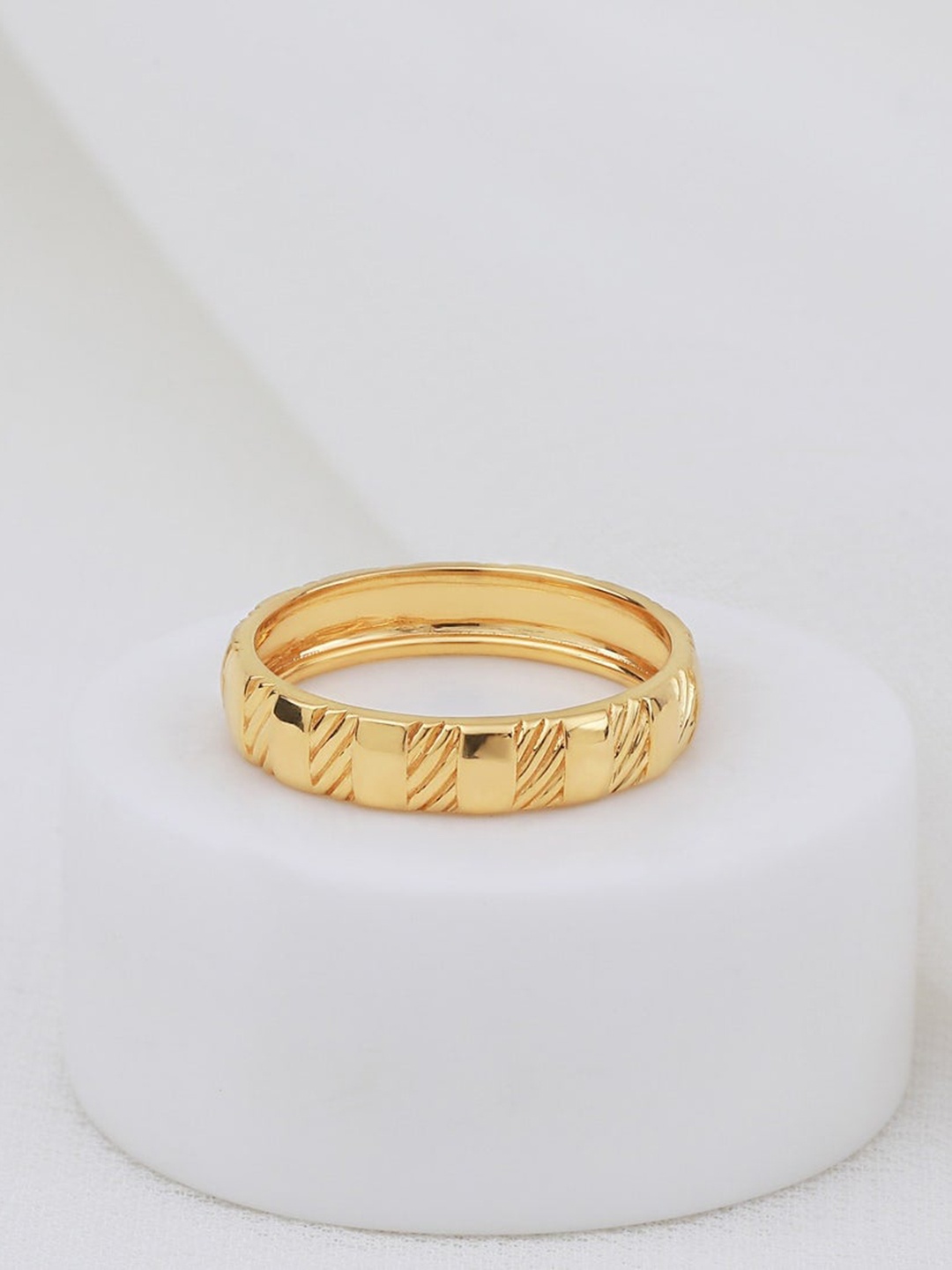 

CANDERE A KALYAN JEWELLERS COMPANY BIS Hallmark Men 18KT (750) Gold Finger Ring-2.66 gm