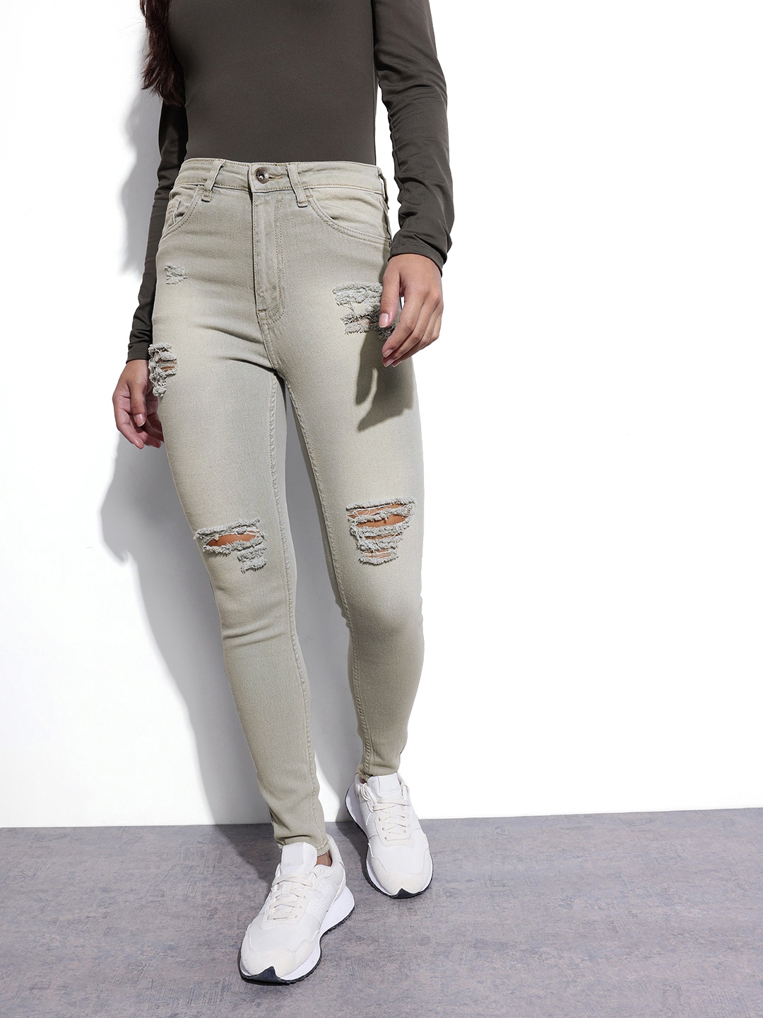 

The Roadster Life Co. Women The Y2K Remix Distressed Super Skinny Fit Jeans, Grey