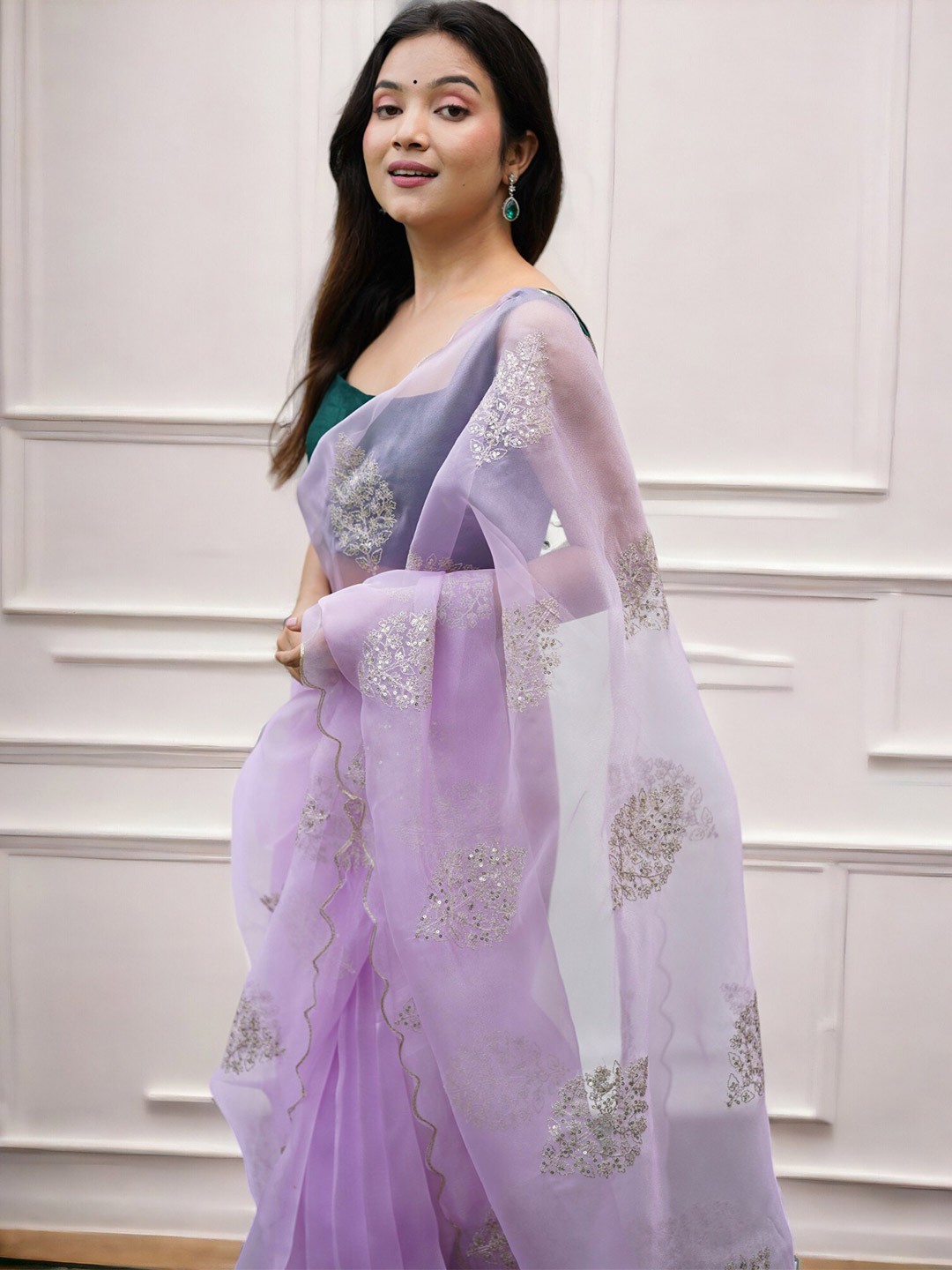 

Vastrasky Global Ethnic Motifs Embroidered Organza Saree, Purple