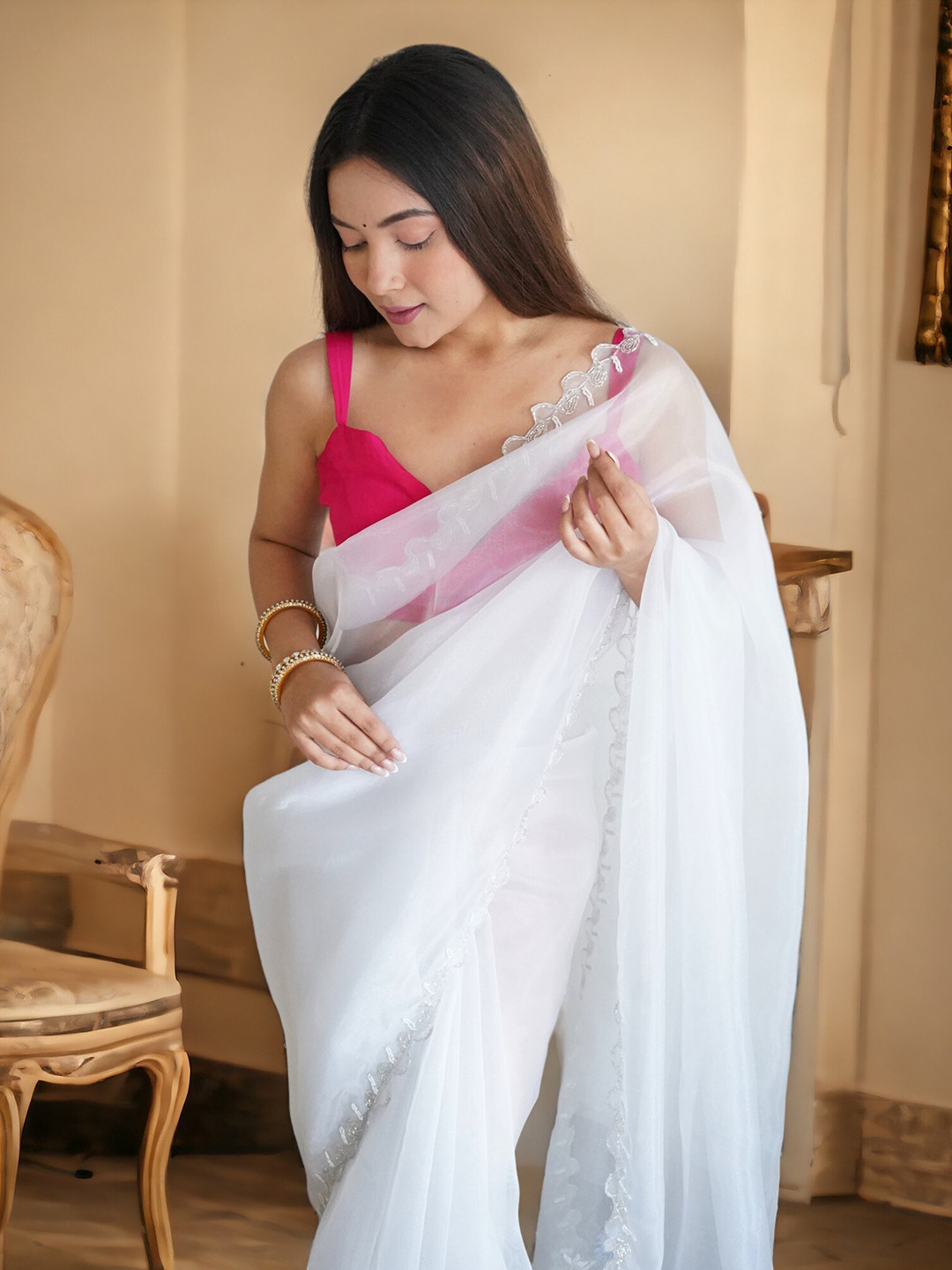 

Vastrasky Global Sequinned Organza Saree, White