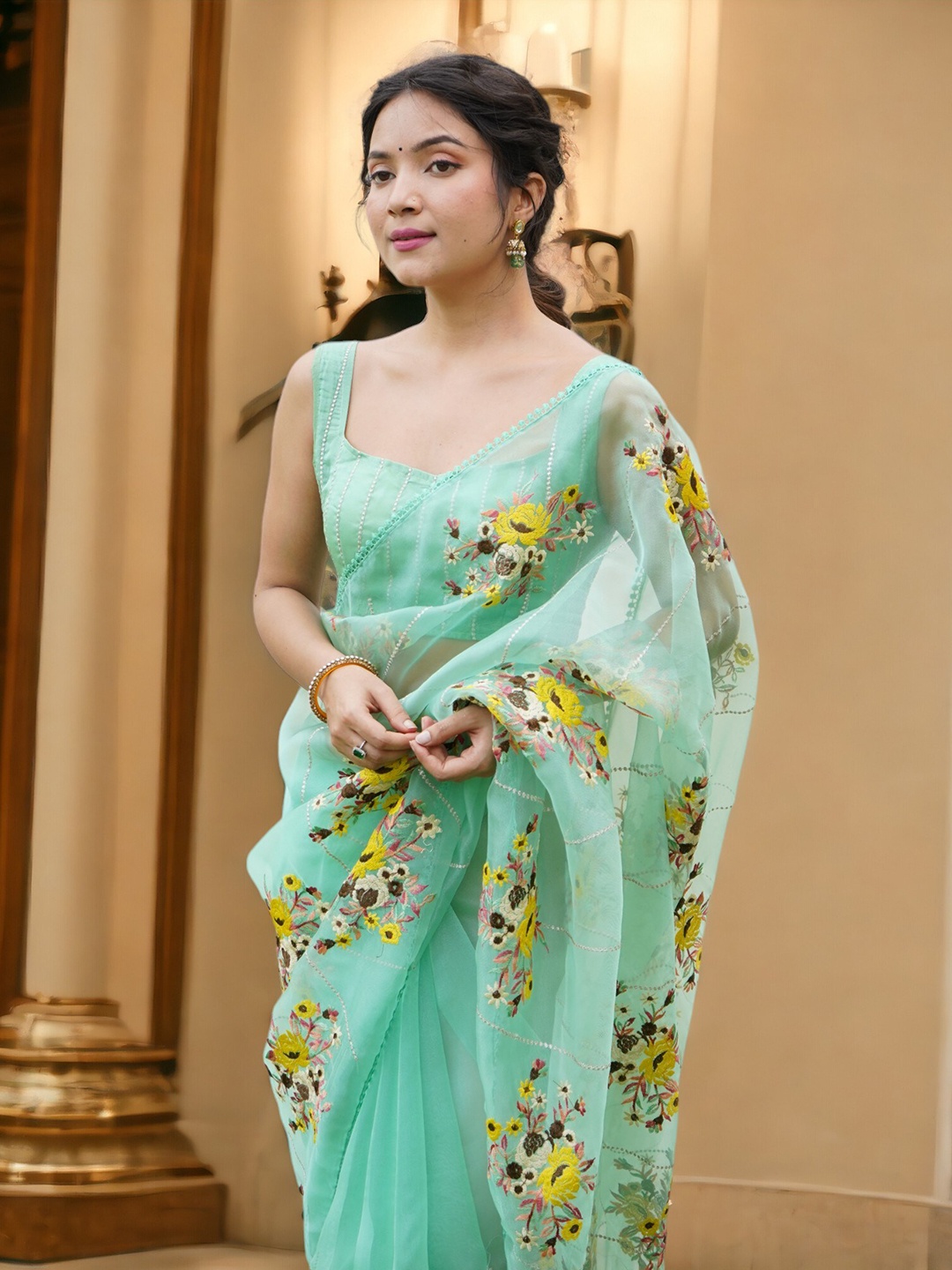 

Vastrasky Global Floral Organza Saree, Green