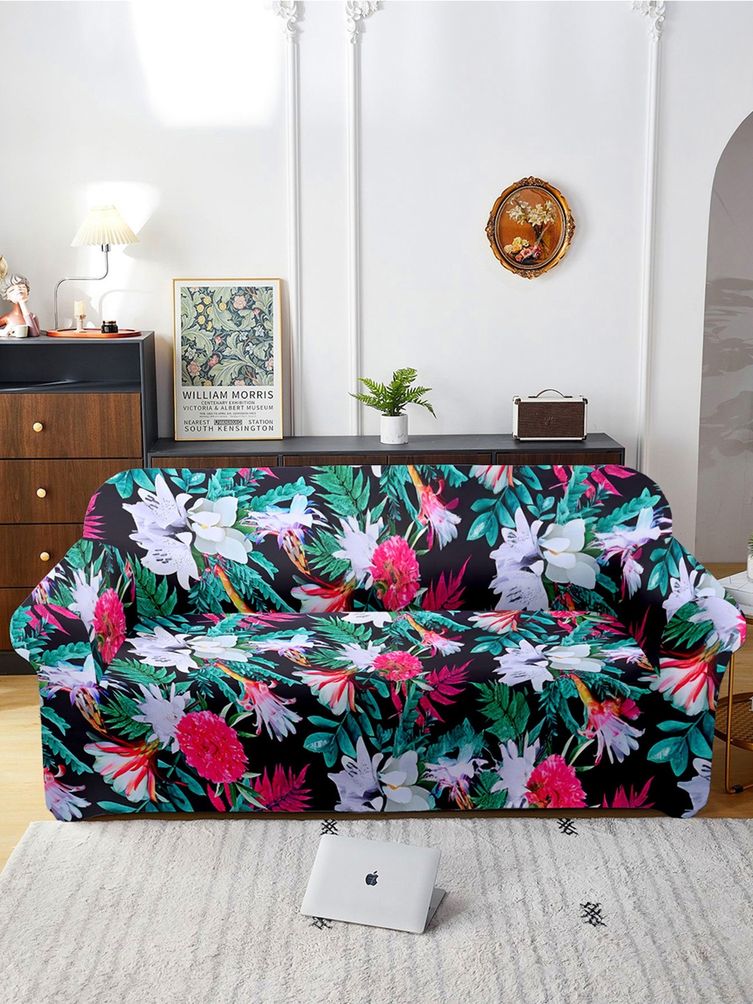 

Aura Green & Red Printed Three Seater Sofa Cover With Arms