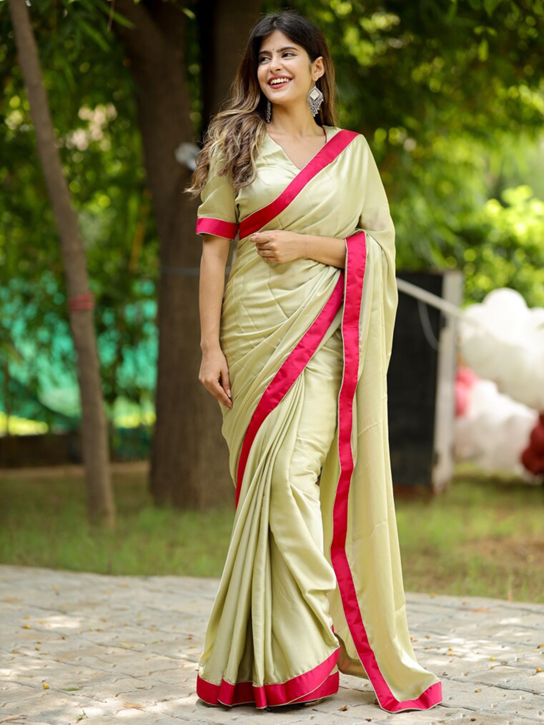 

DiraByDimple Satin Saree, Green