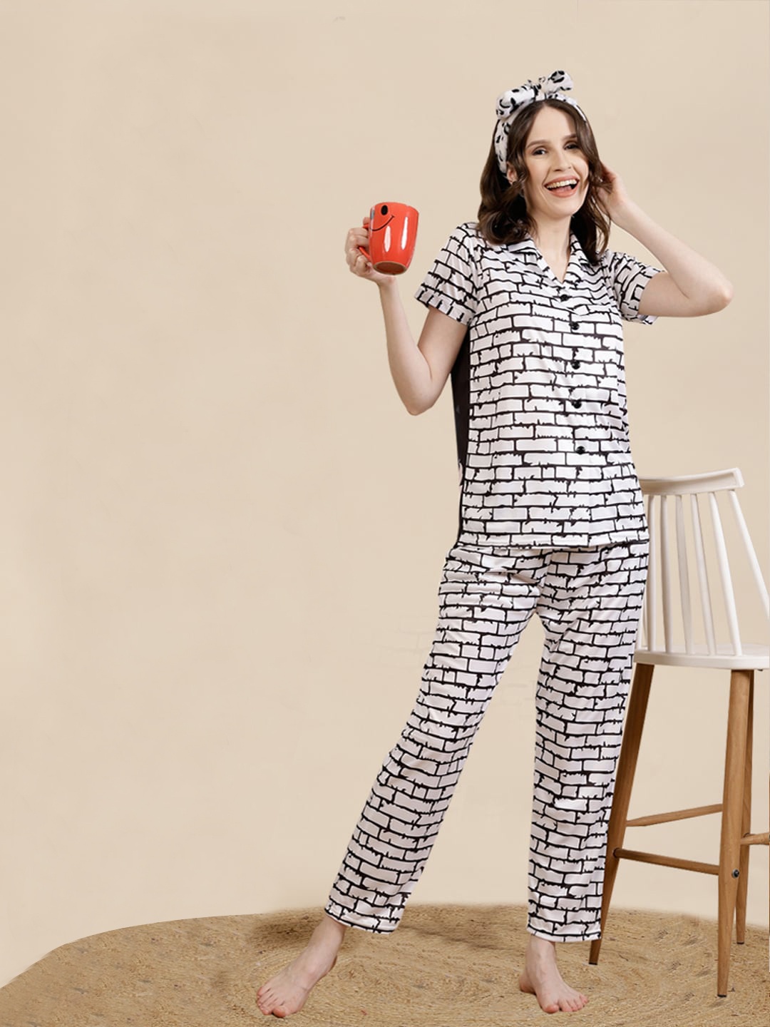 

FABINALIV Women Geometric Graphic Printed Night Suit, White