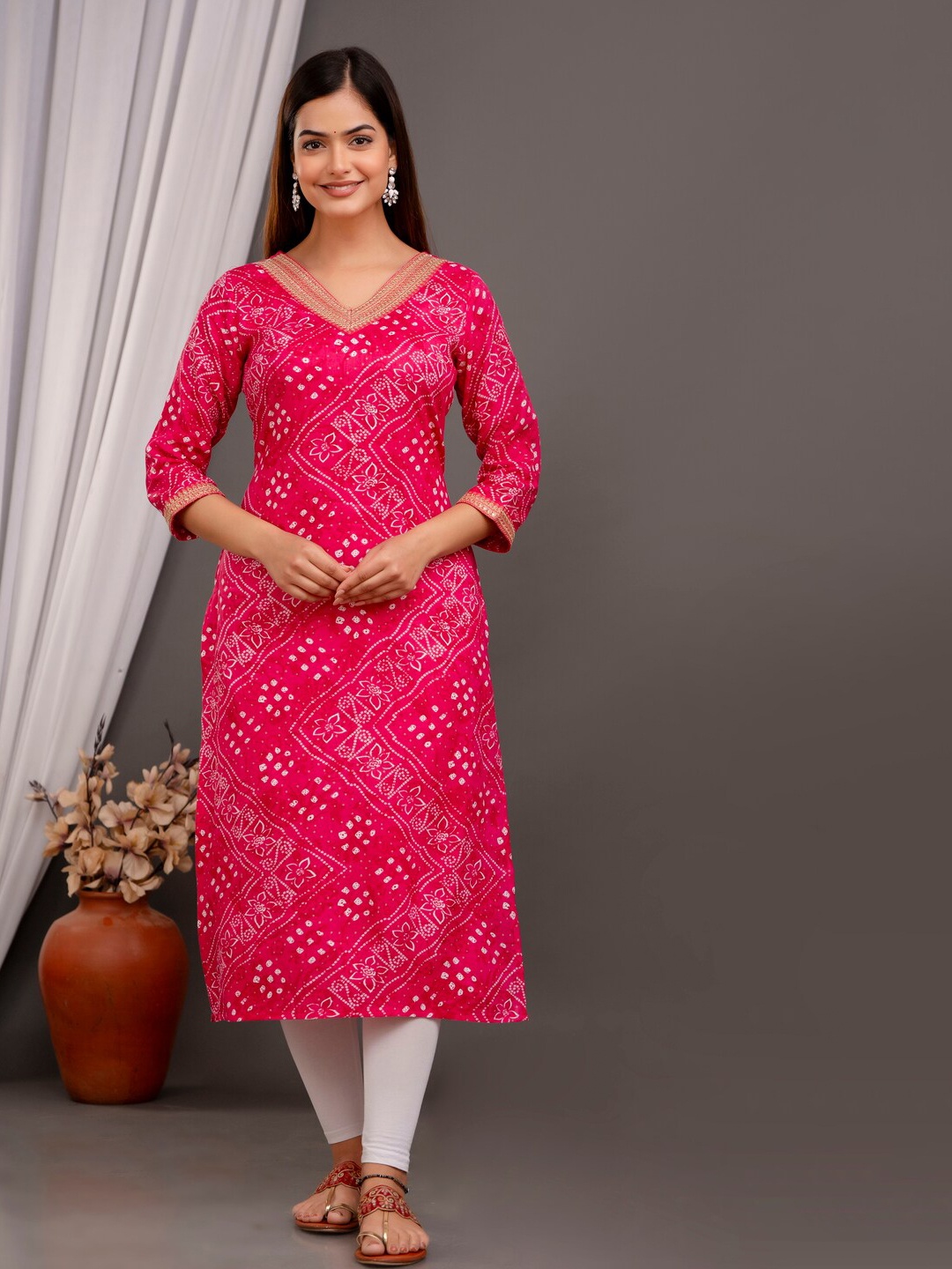 

Vaimiya Bandhani Printed Zari Straight Kurta, Pink