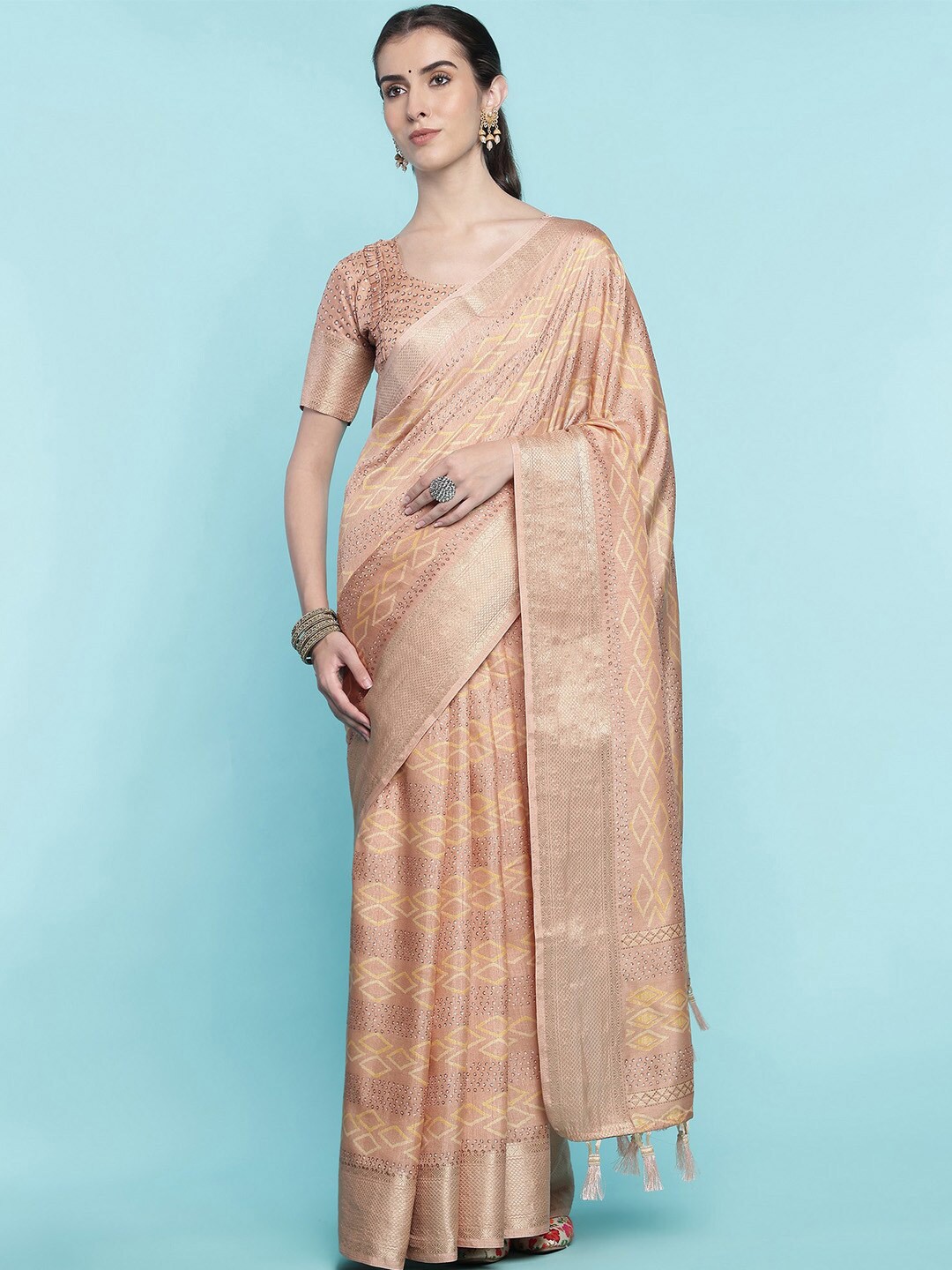 

Ishin Silk Blend Saree, Beige