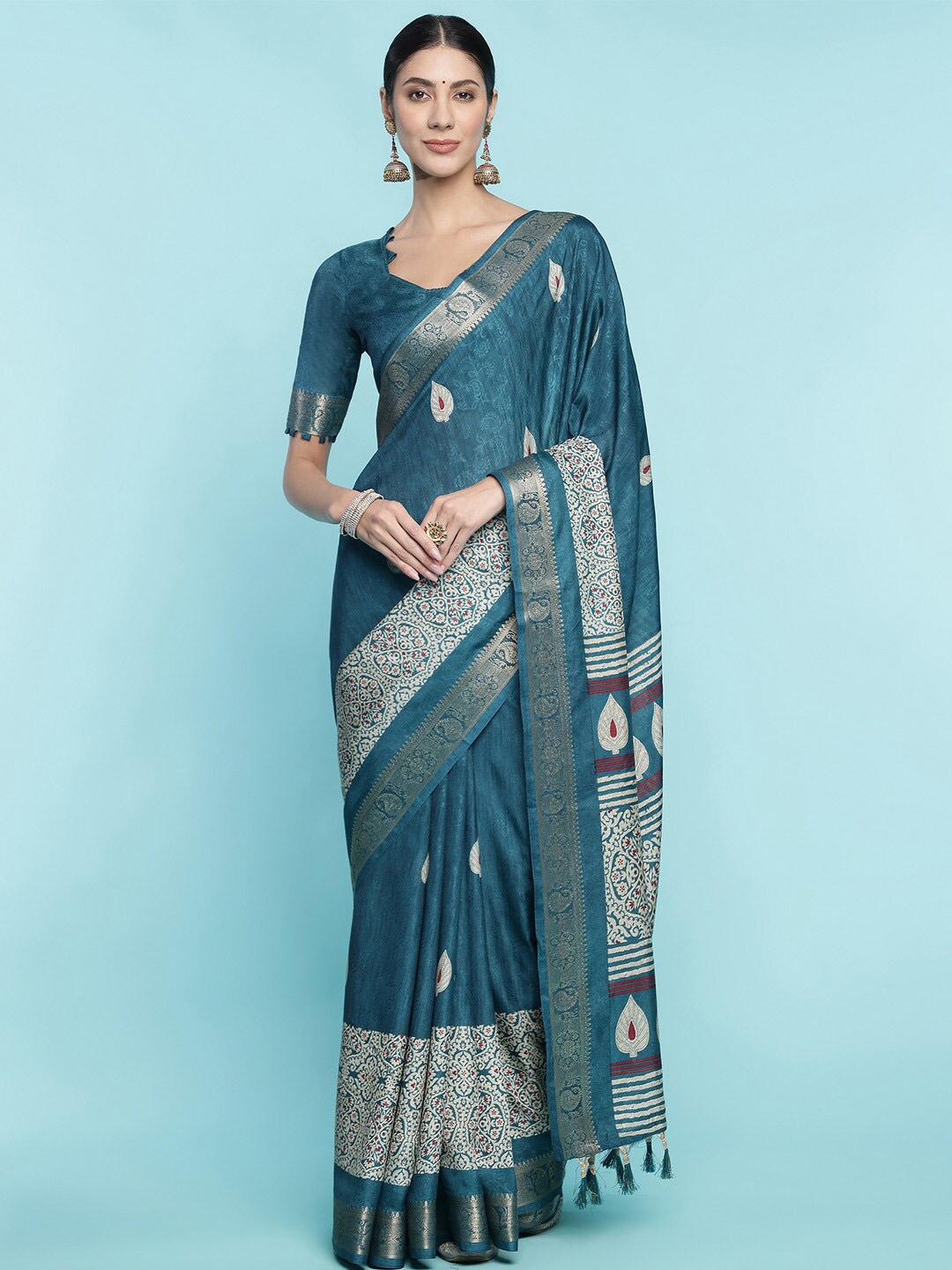 

Ishin Ethnic Motifs Zari Silk Blend Saree, Blue