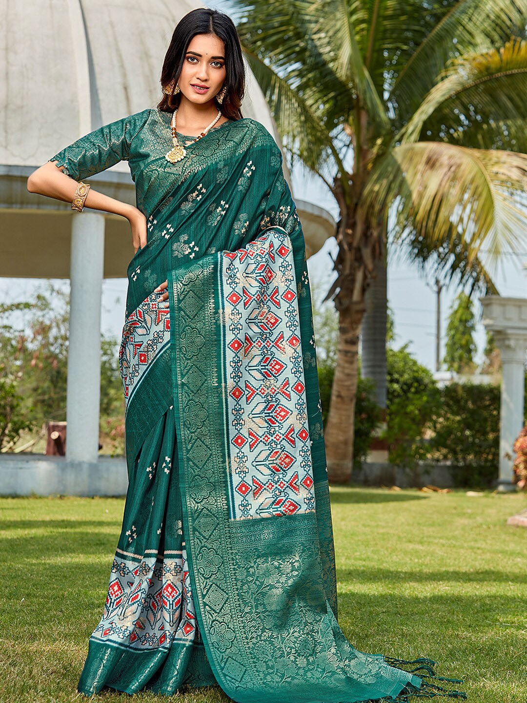 

Ishin Ethnic Motifs Zari Silk Blend Patola Saree, Sea green