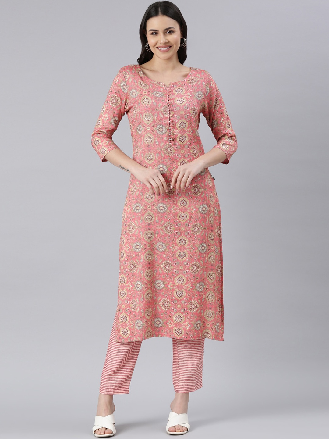 

Samhitas Floral Printed Regular Kurta with Trouser, Peach